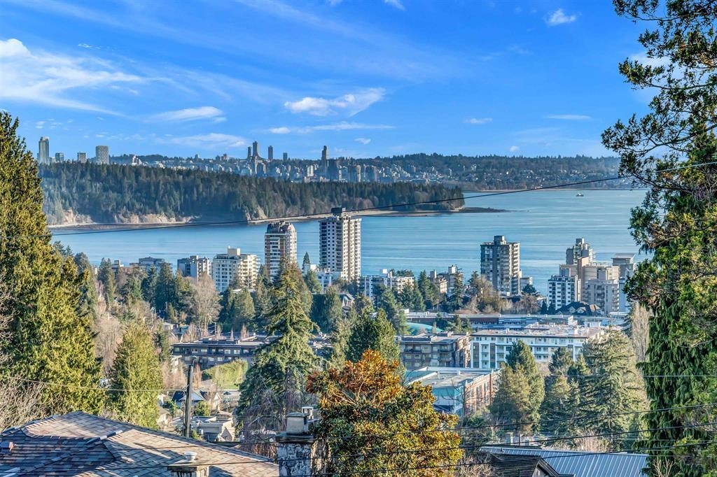 2234 PALMERSTON AVENUE, West Vancouver BC V7V 2V8, R3127188, BC,