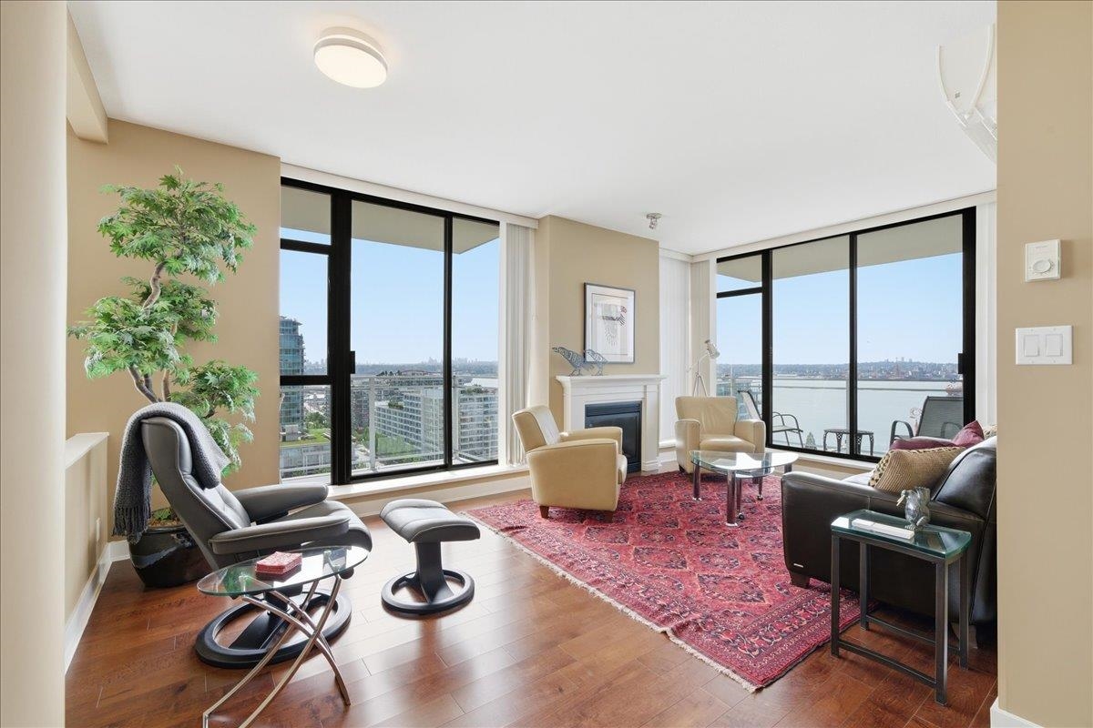 1601 155 1ST STREET, R3127290, BC,