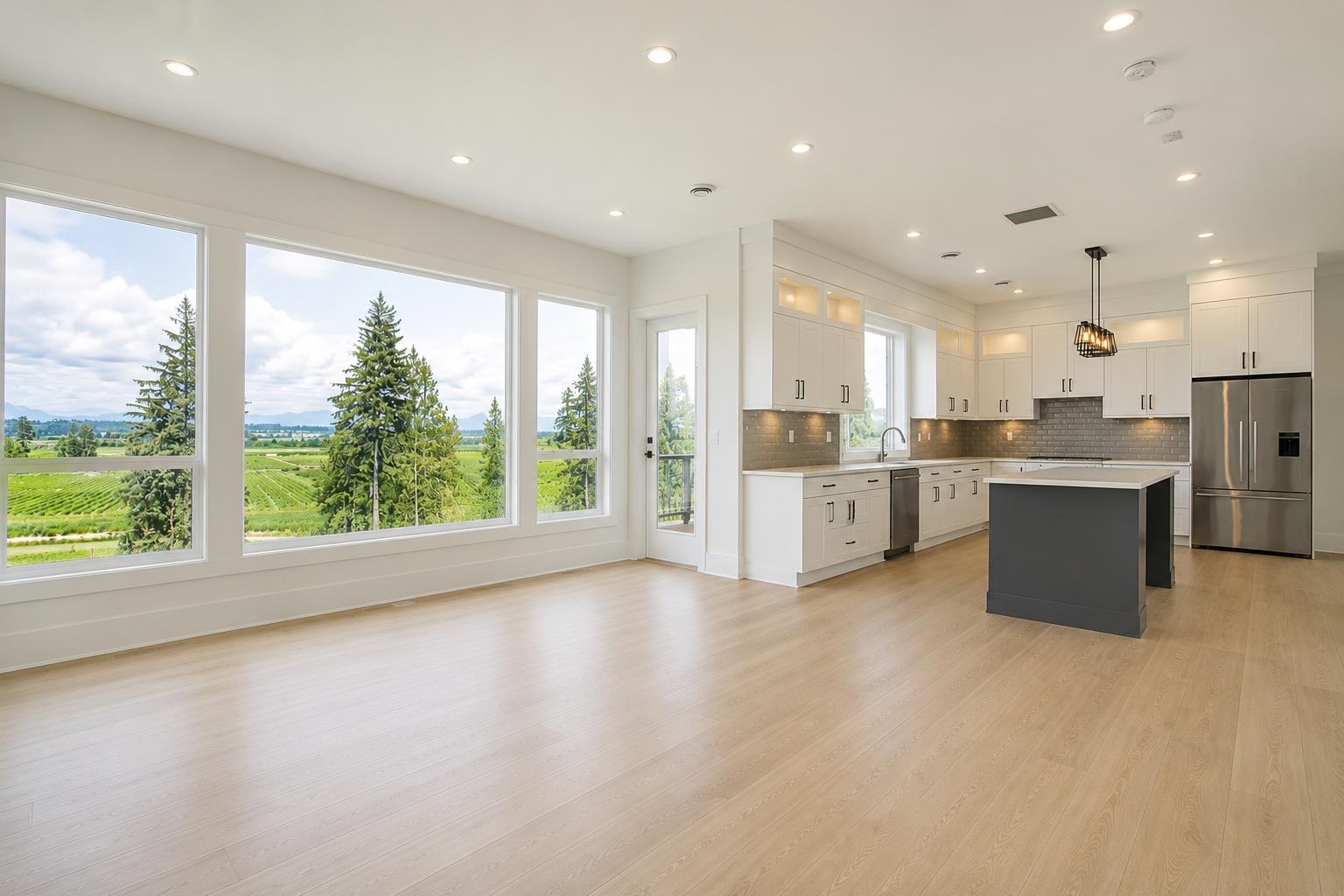 14907 35A AVENUE, Surrey BC V3Z 0Y7, R3127420, BC,