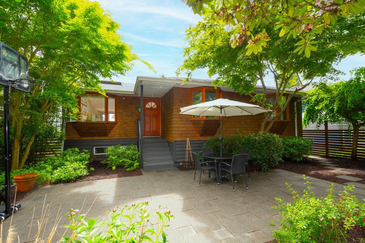 1185 CLOVERLEY STREET, North Vancouver BC V7L 1N7, R3127719, BC,