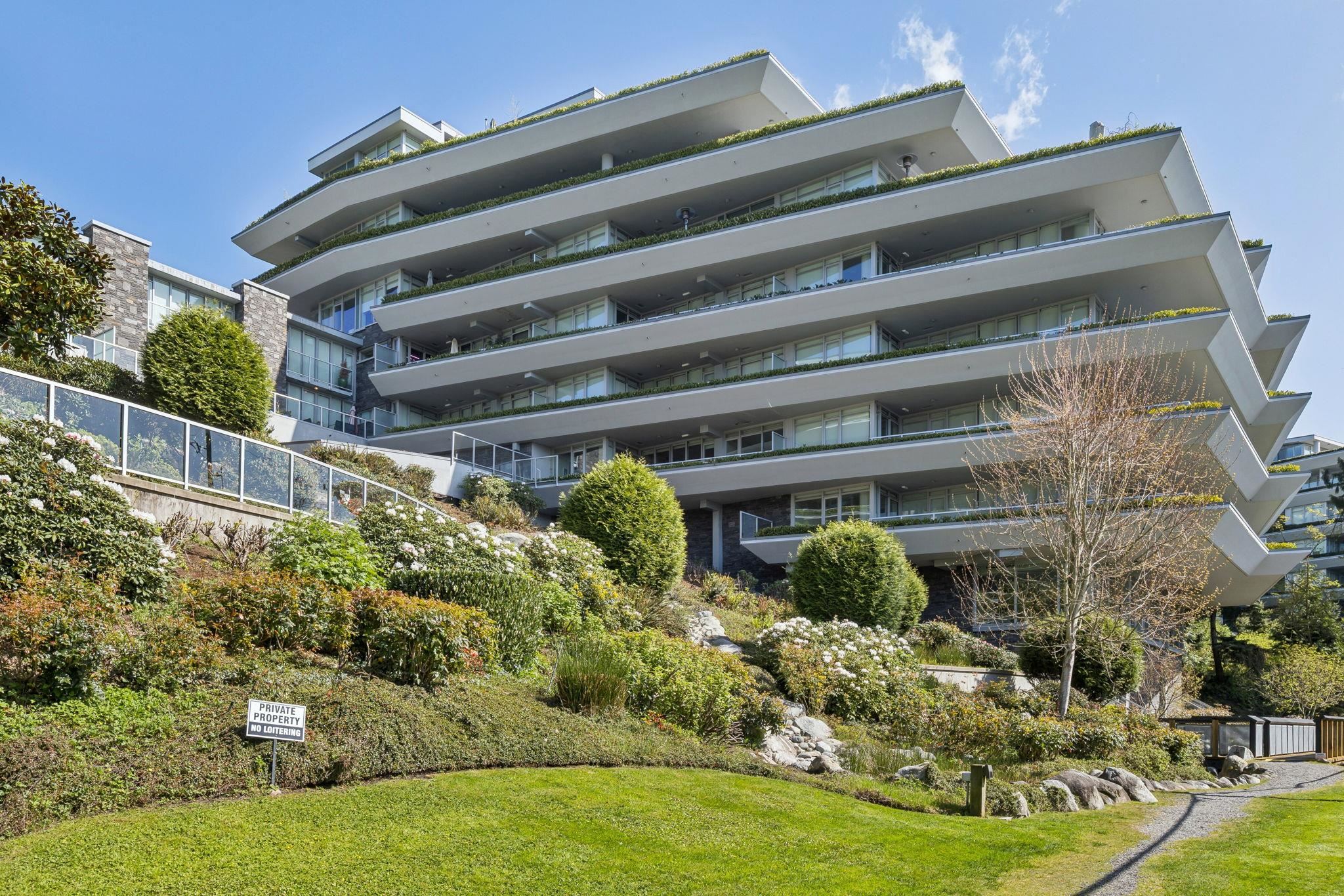 204 866 ARTHUR ERICKSON PLACE, R3127733, BC,