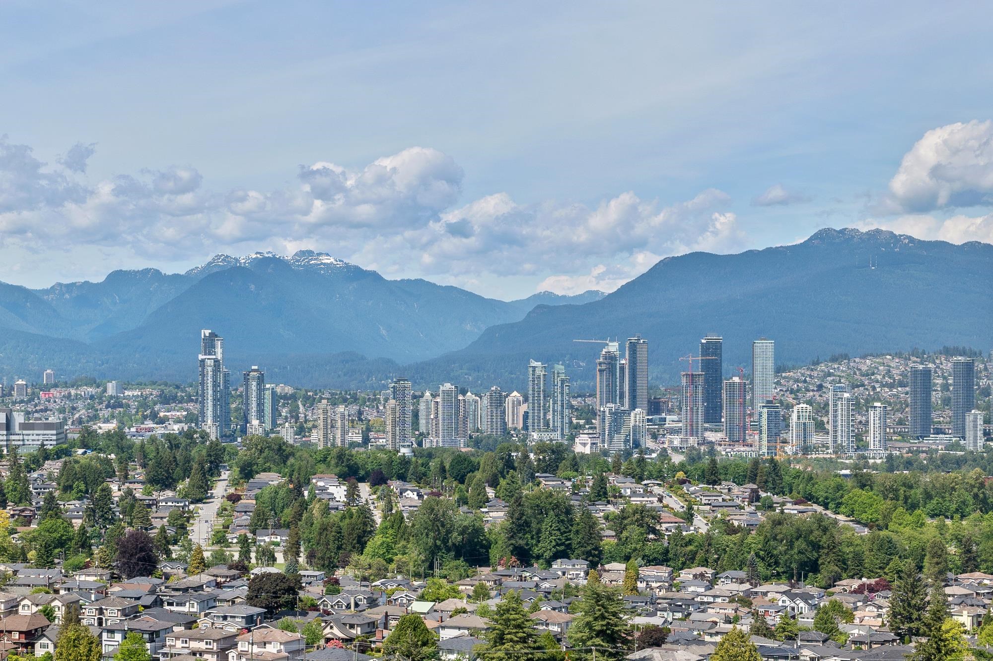2001 5645 BARKER AVENUE, R3127877, BC,