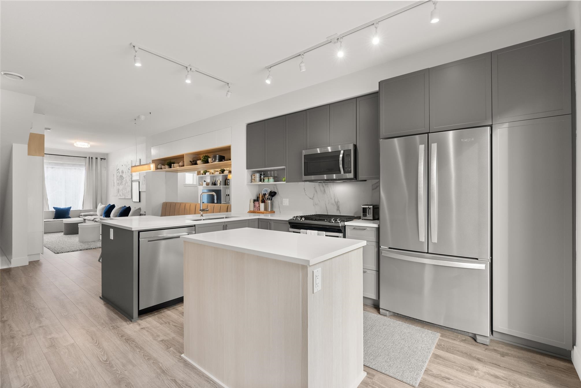 63 9718 161A STREET, R3127955, BC,