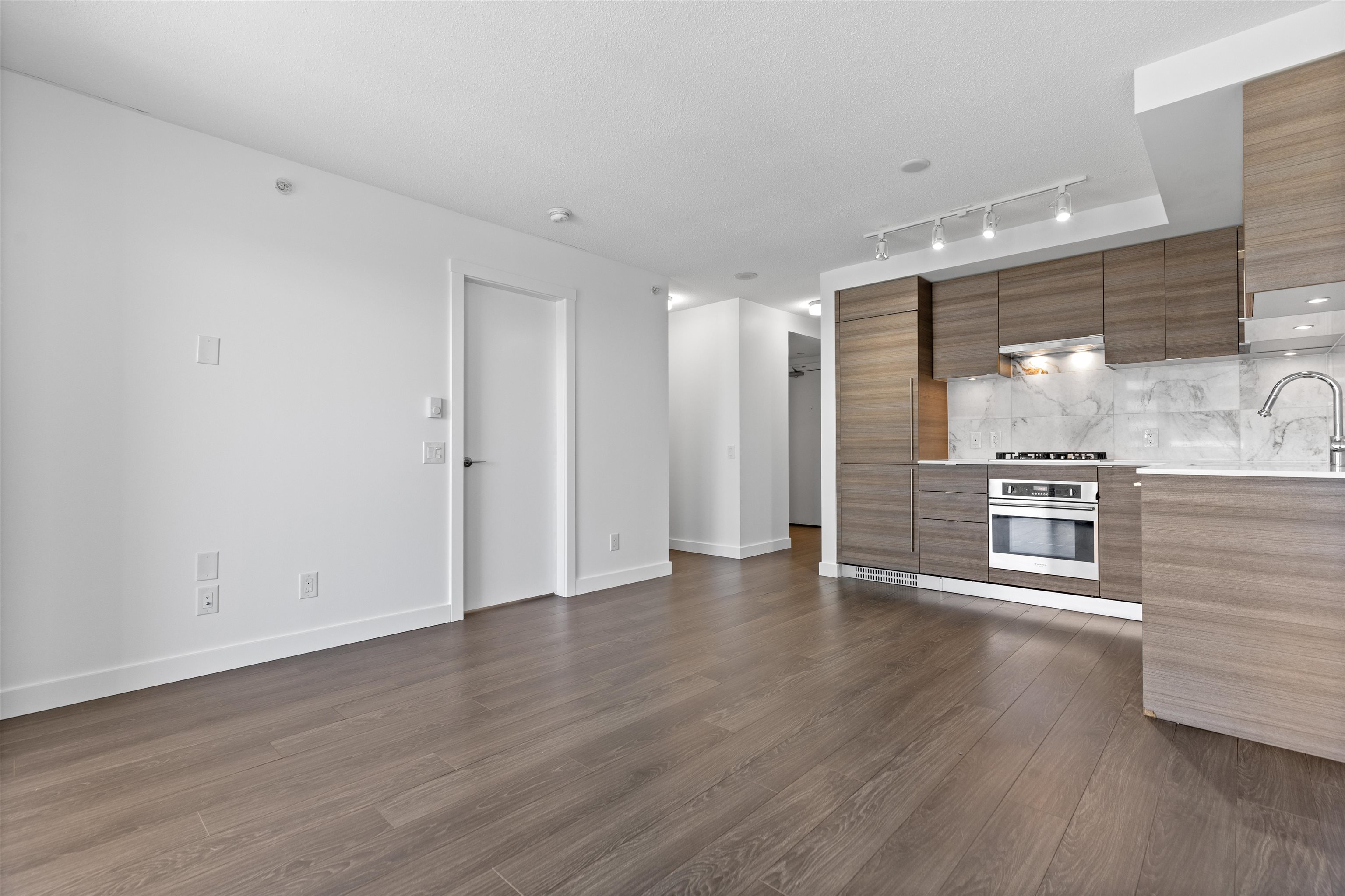 2501 602 COMO LAKE AVENUE, R3127993, BC,