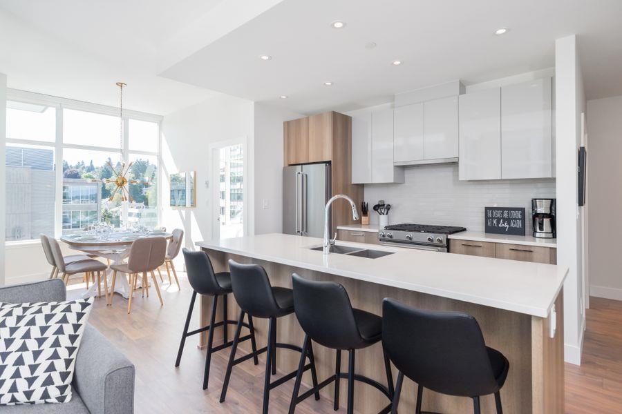 702 258 NELSON'S COURT, R3128063, BC,