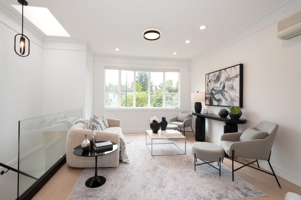 827 E 32ND AVENUE, Vancouver BC V5V 2Y7, R3128201, BC,