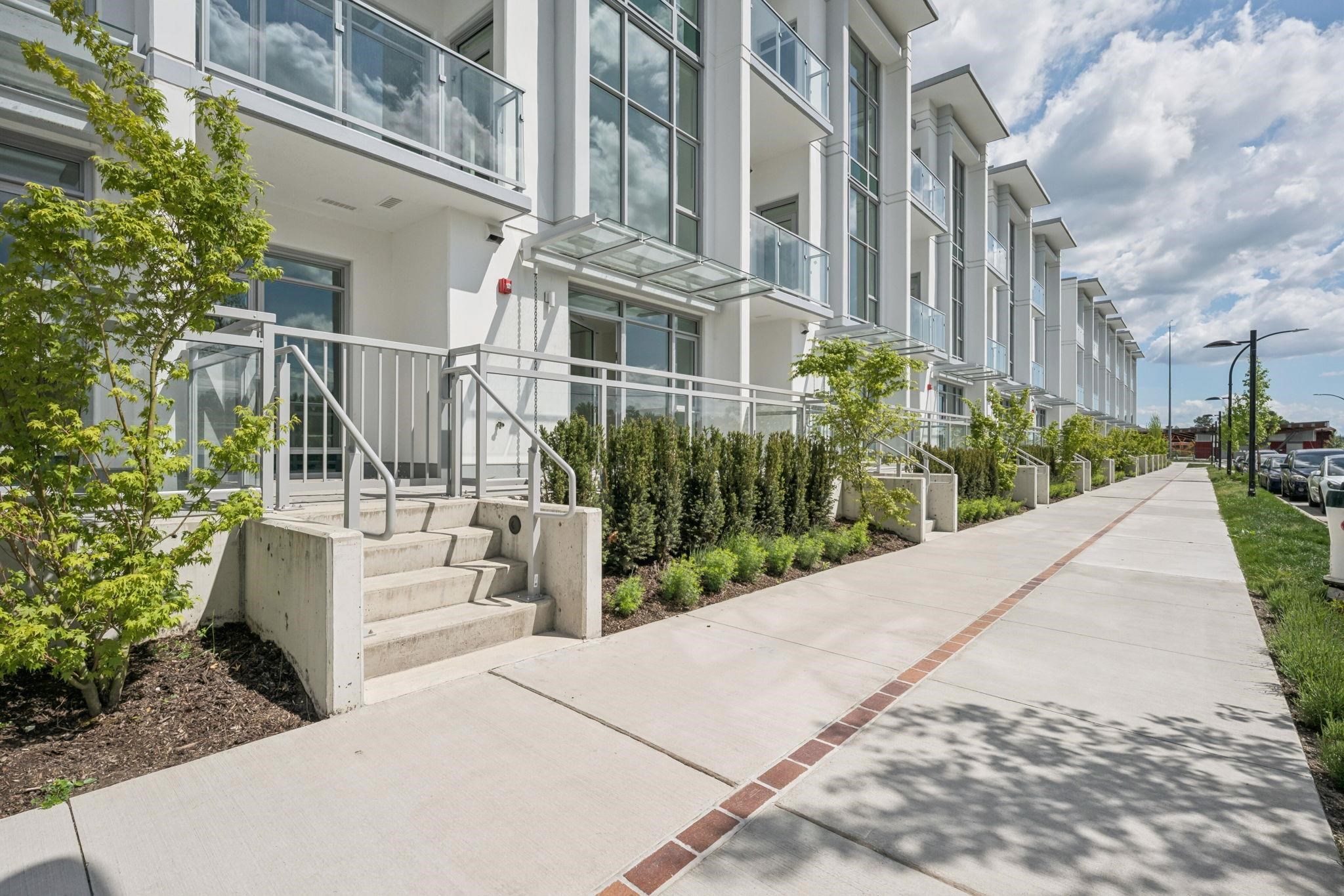132 4665 ALASKA AVENUE, R3128253, BC,