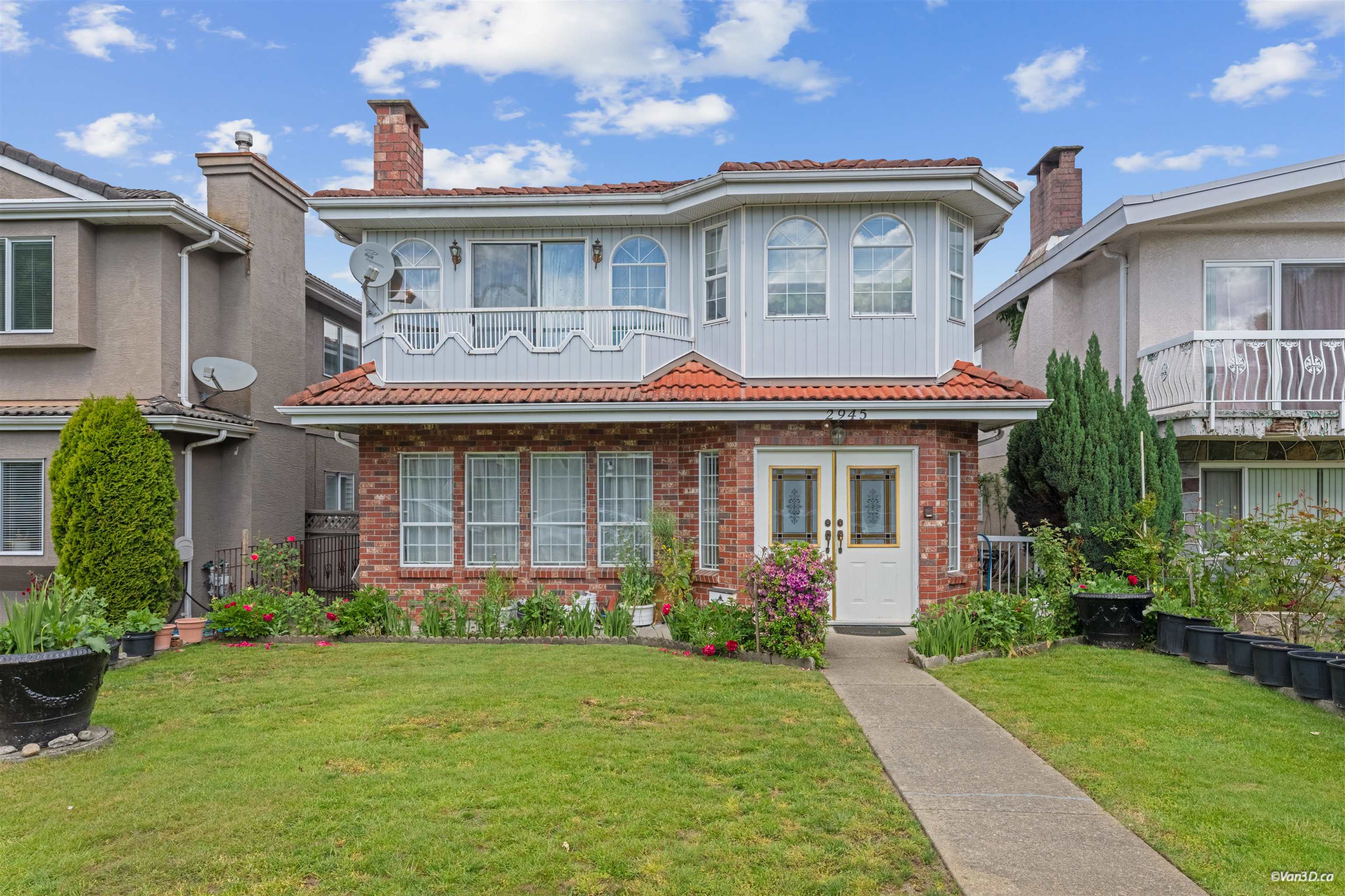 2945 E GRAVELEY STREET, Vancouver BC V5K 3K2, R3128356, BC,