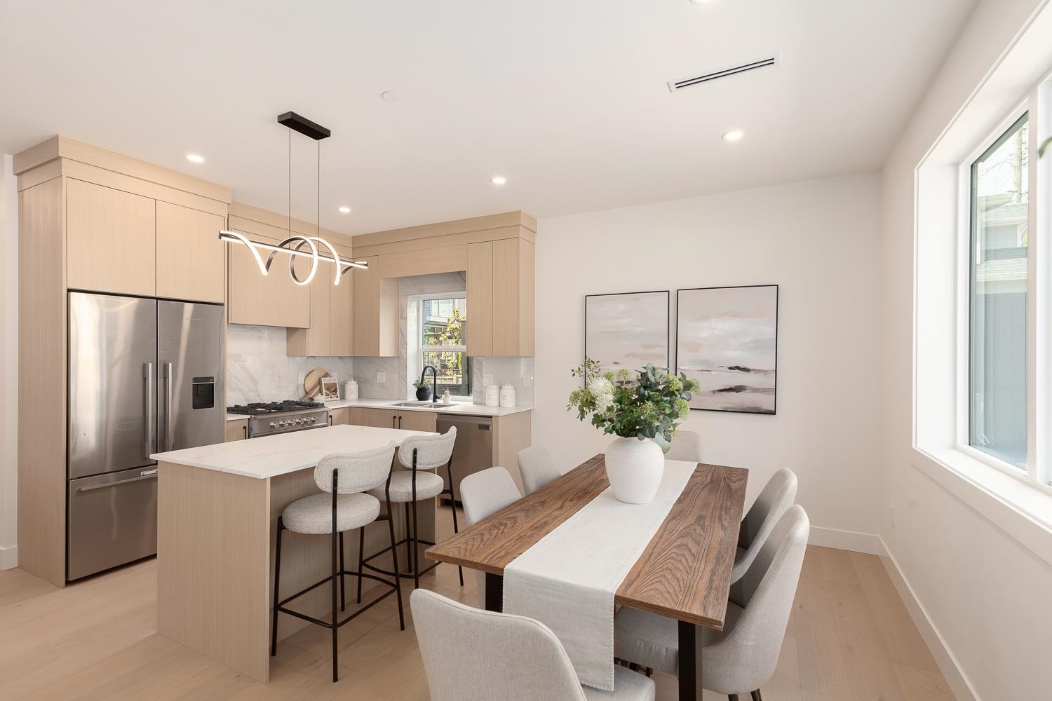 4 3635 TURNER STREET, R3128436, BC,