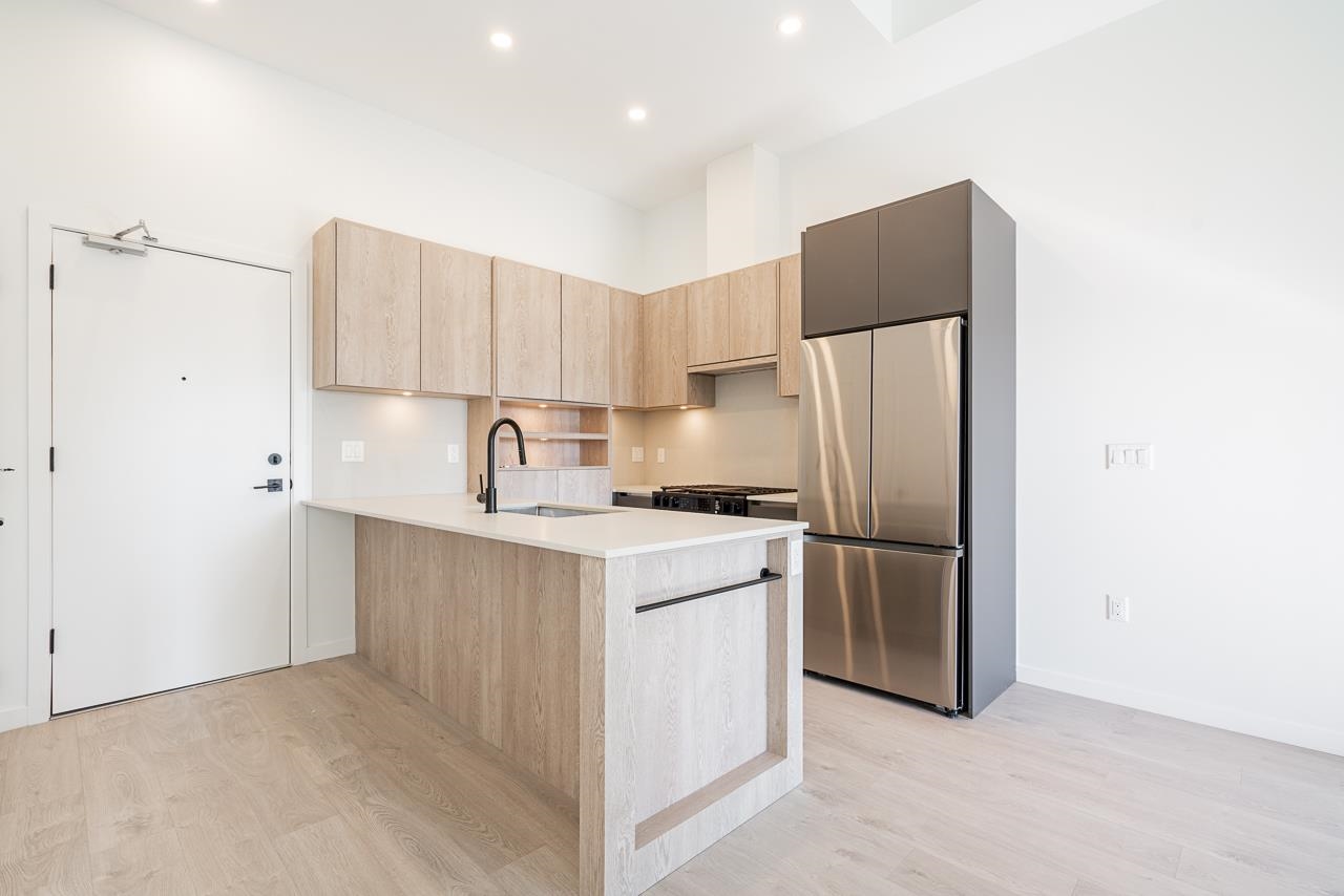 304 19577 65B AVENUE, R3128472, BC,
