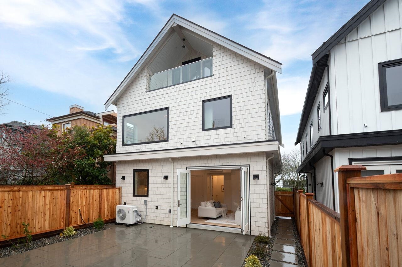 4424 W 4TH AVENUE, Vancouver BC V6R 1R1, R3128526, BC,