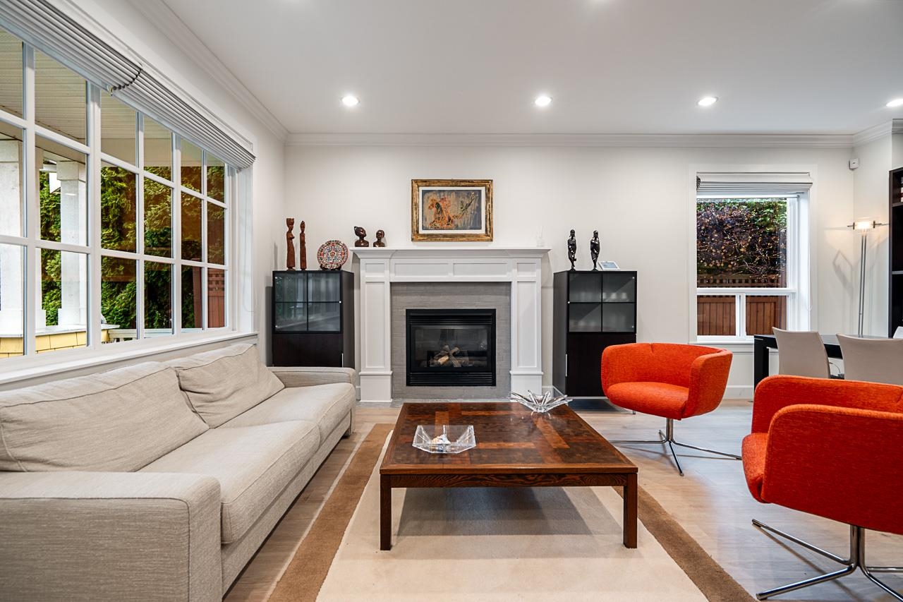 359 E 13TH STREET, North Vancouver BC V7L 2L8, R3128591, BC,