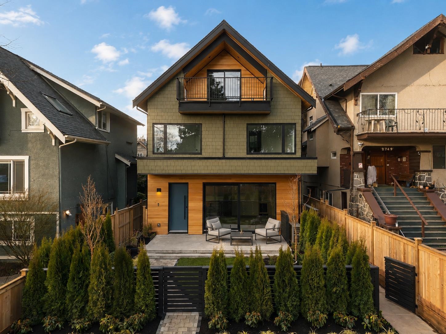 1 2755 11TH AVENUE, R3128918, BC,