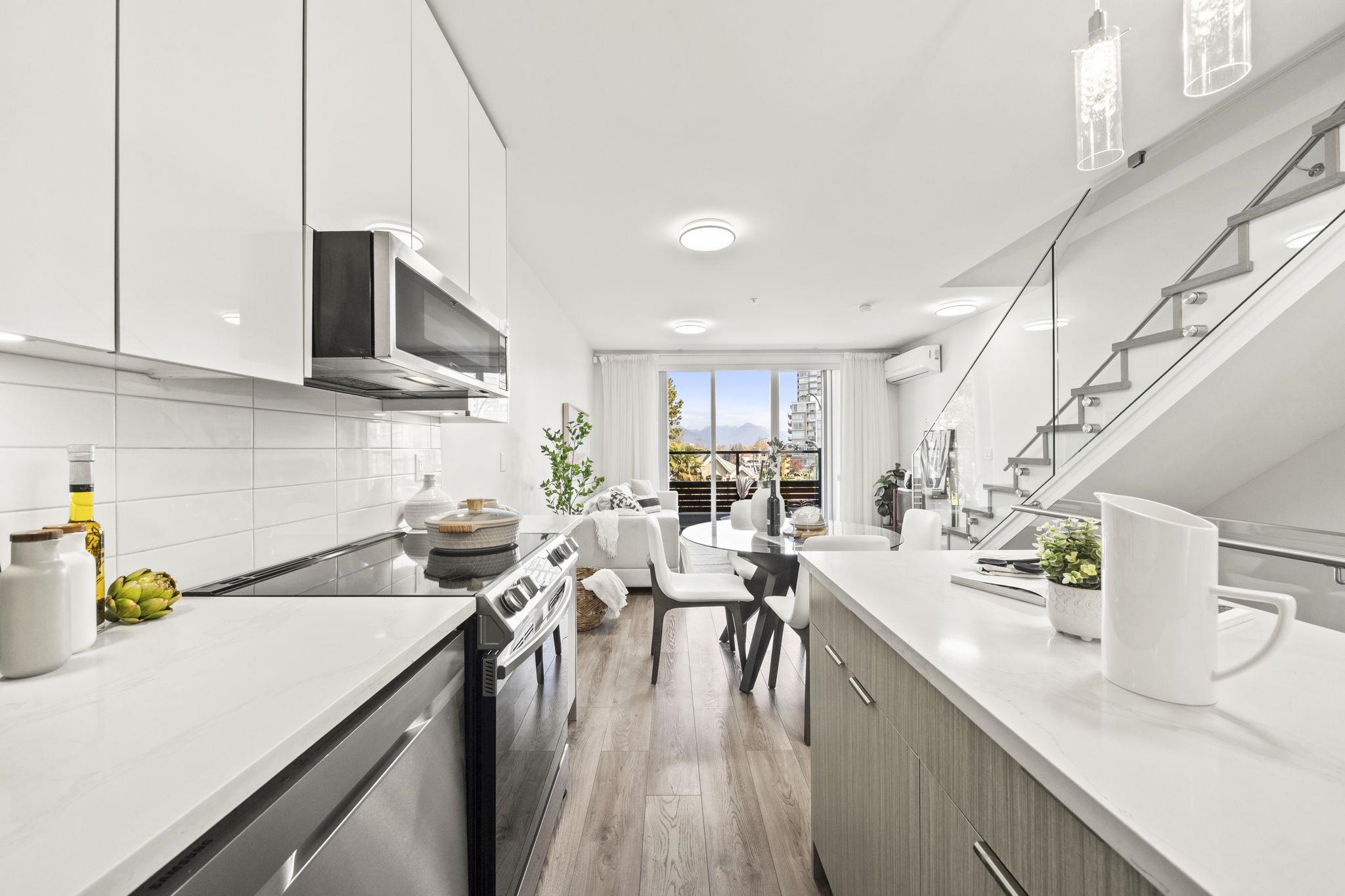 2296 E 33RD AVENUE, Vancouver BC V5N 3G1, R3129023, BC,