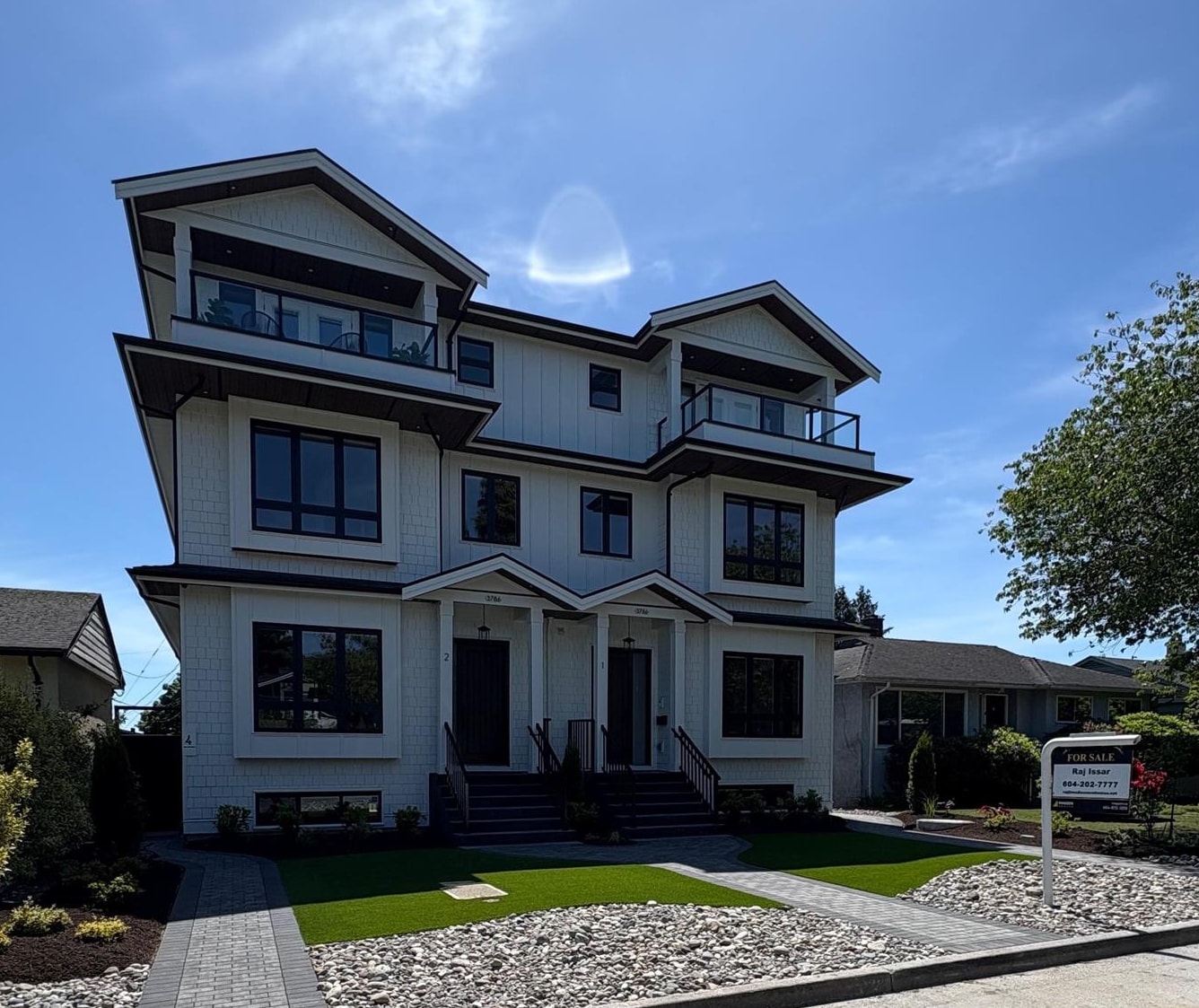 4 3786 PETER STREET, R3129055, BC,