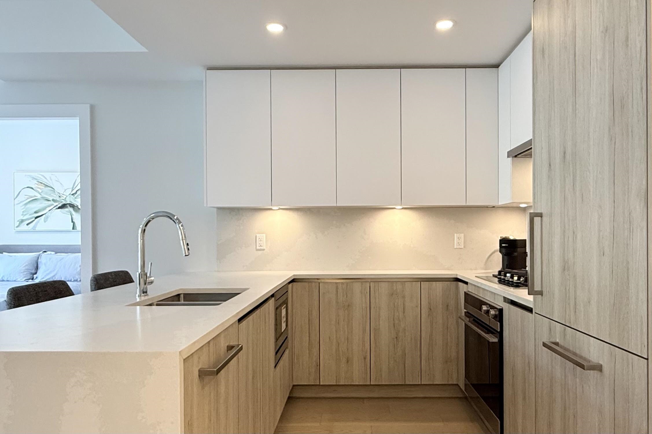 2-BDRM 423 6TH STREET, R3129074, BC,