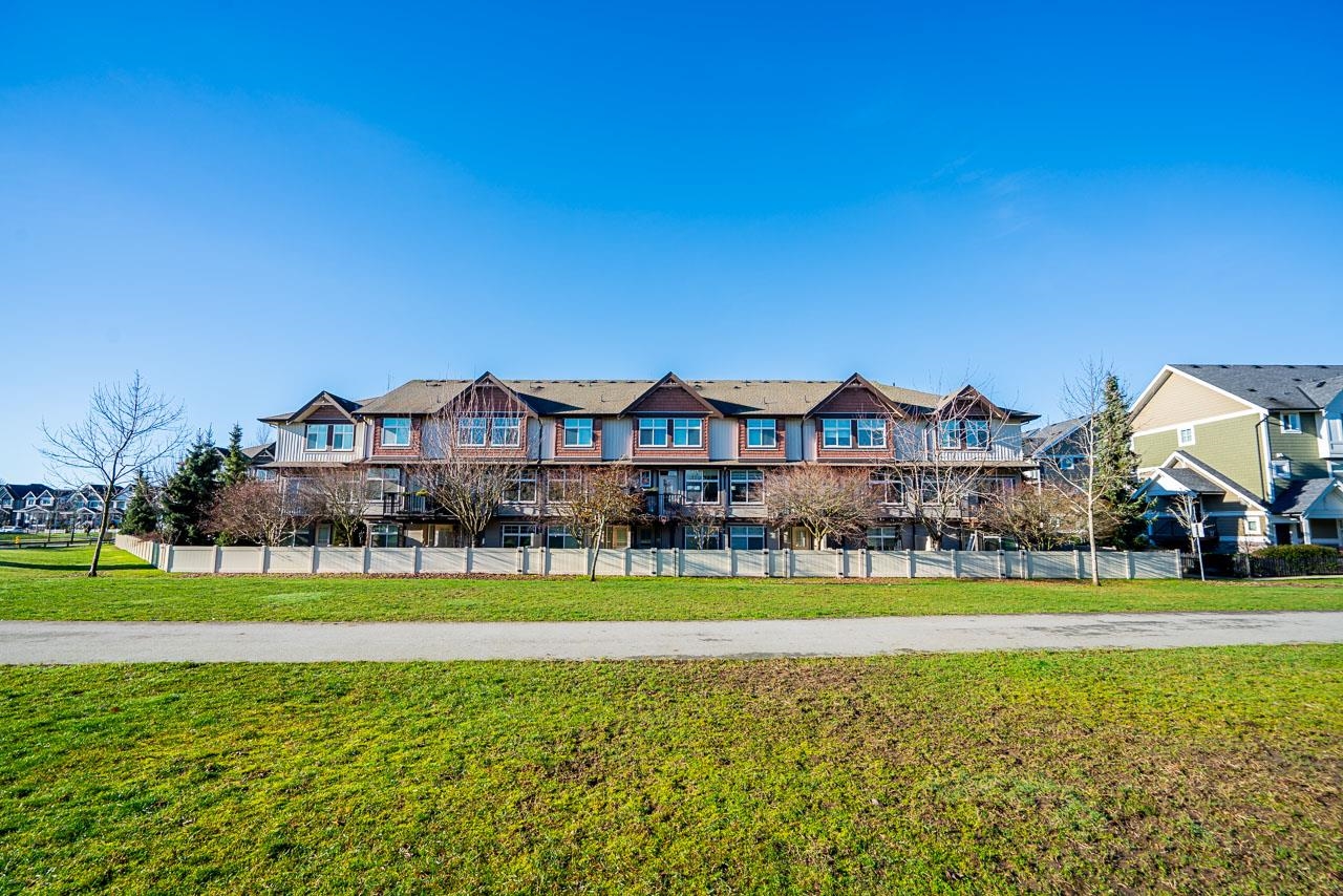 28 7332 194A STREET, R3129118, BC,
