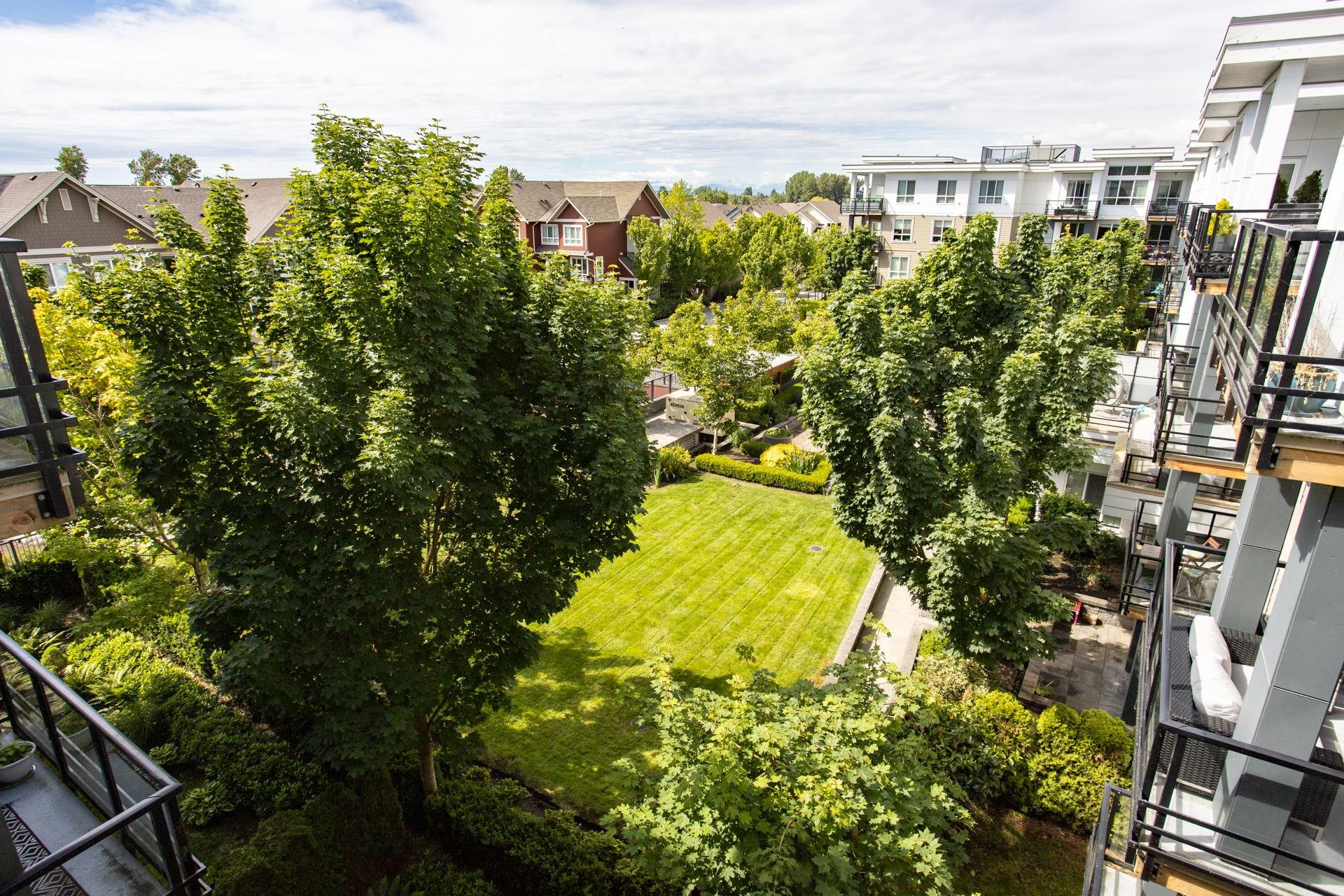 414 4690 HAWK LANE, R3129220, BC,