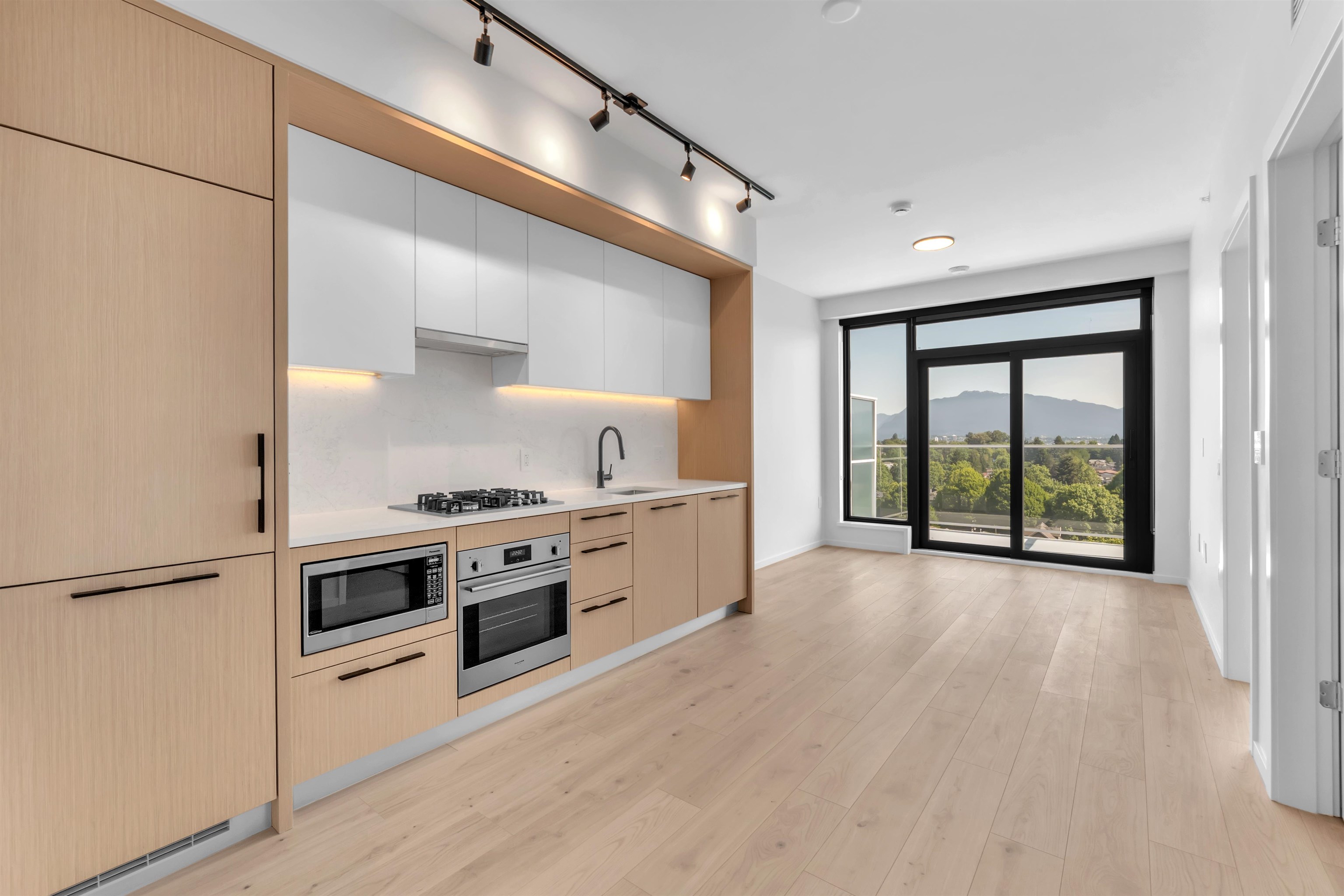 1005 2729 KINGSWAY, R3129381, BC,