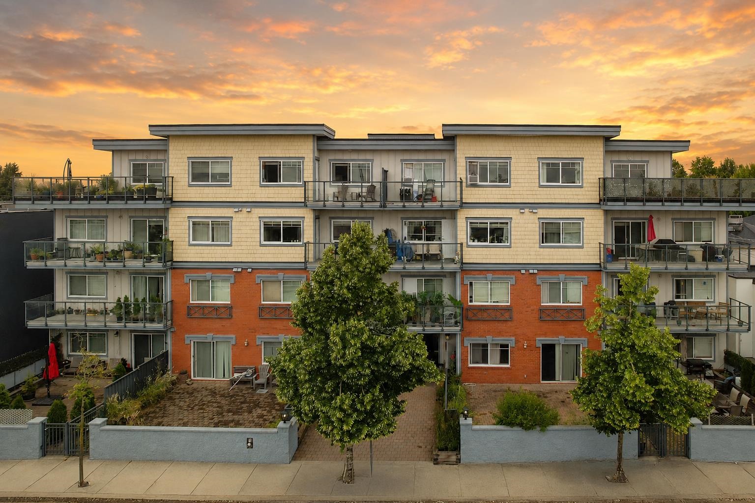 401 22363 SELKIRK AVENUE, R3129414, BC,