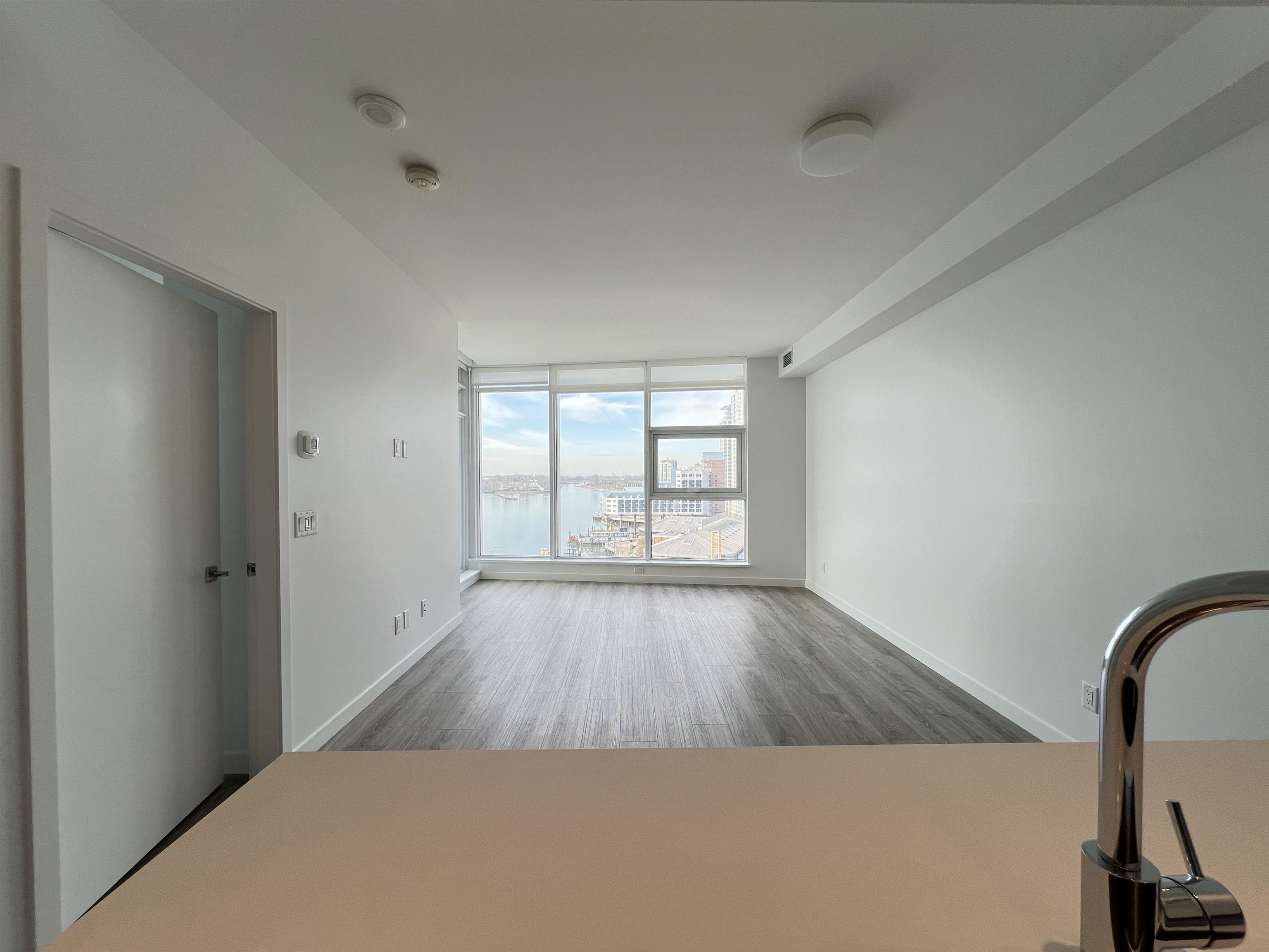 802 680 QUAYSIDE DRIVE, R3129600, BC,