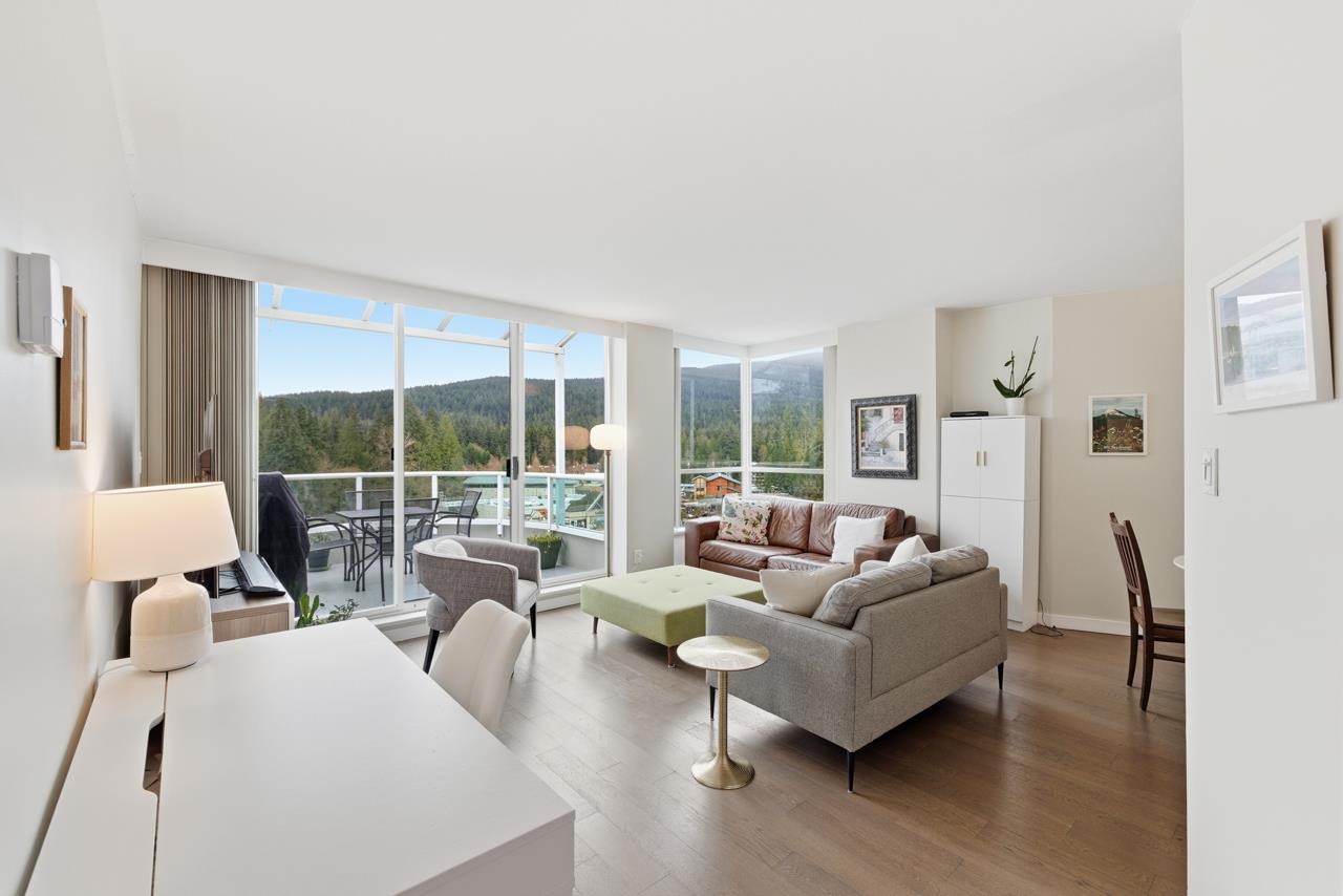 1004 995 ROCHE POINT DRIVE, R3129738, BC,