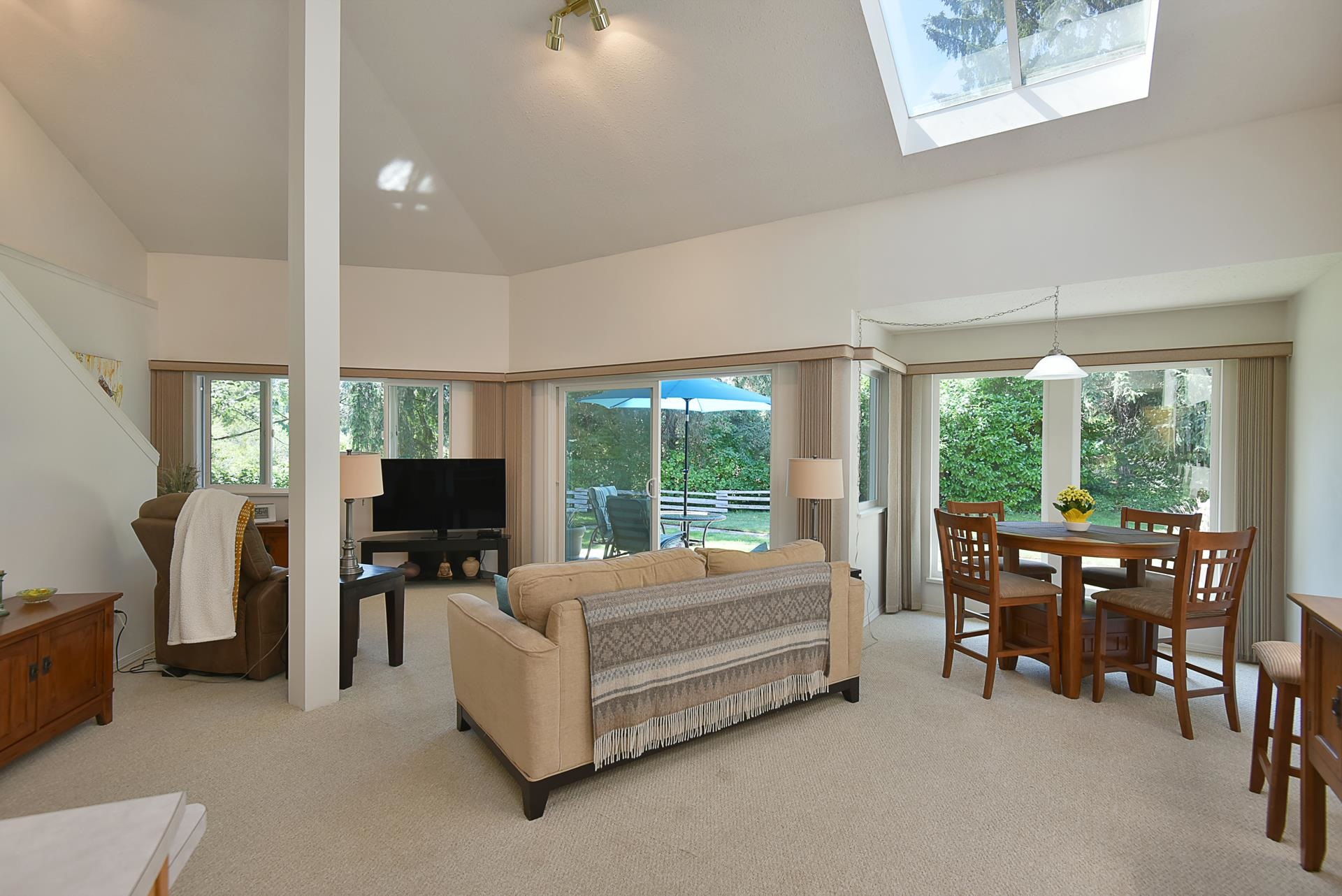11 5761 WHARF AVENUE, R3129770, BC,