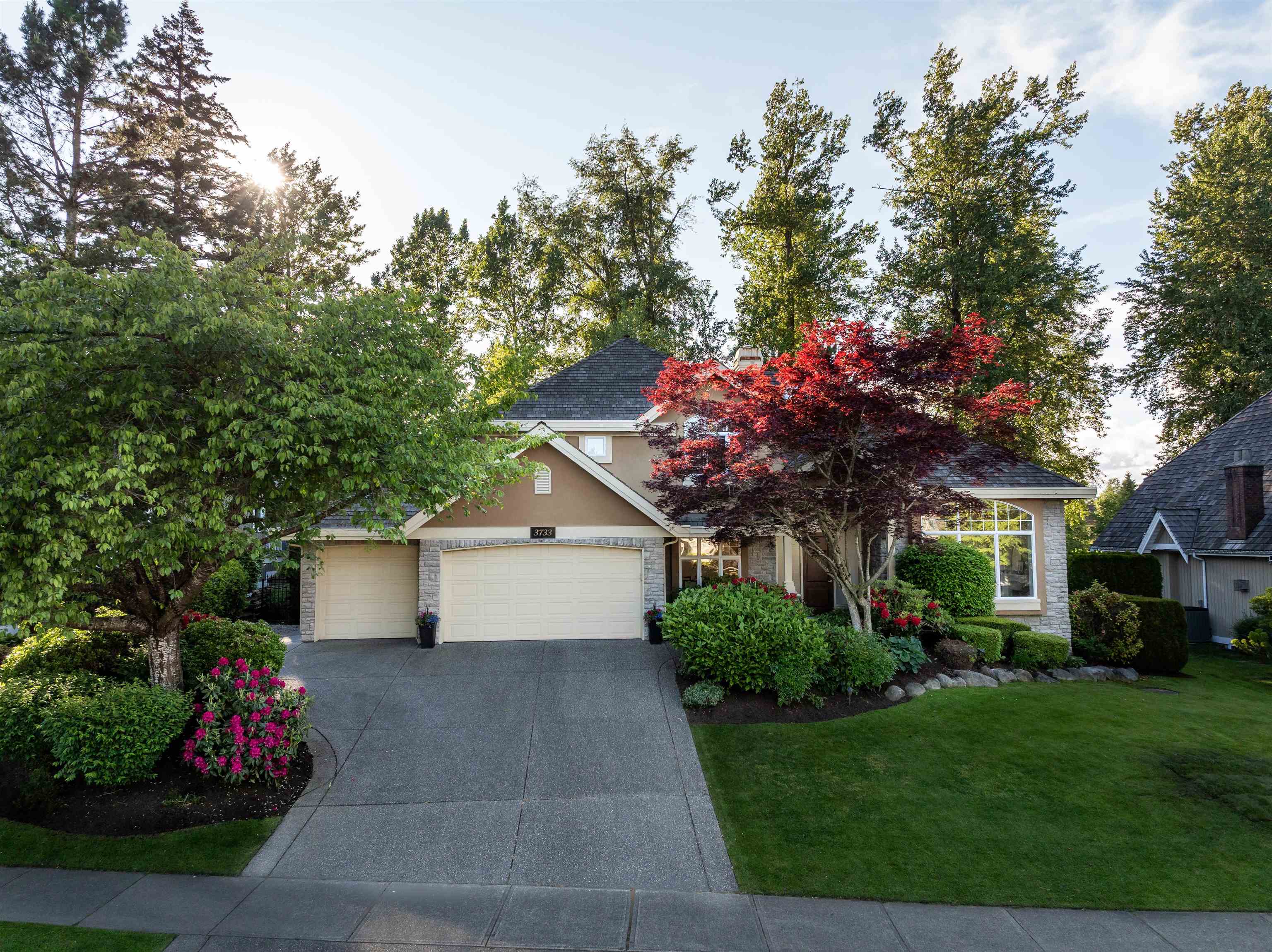 3733 DEVONSHIRE DRIVE, Surrey BC V3Z 0H8, R3129921, BC,