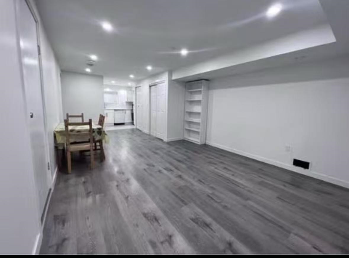 680 SPERLING AVE, Burnaby BC V5B 4H5, R3130006, BC,