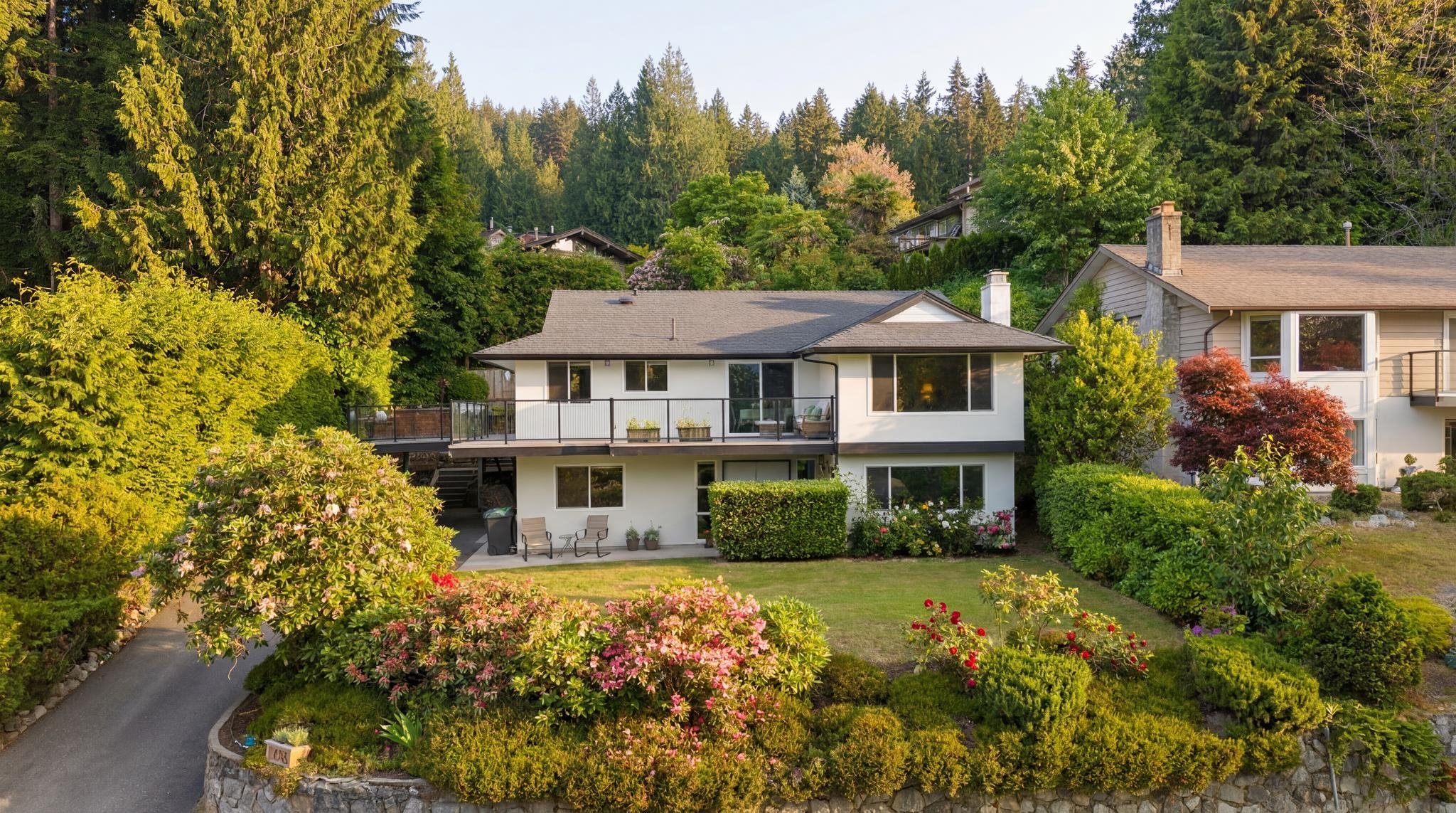 1438 MCNAIR DRIVE, North Vancouver BC V7K 1X5, R3130393, BC,