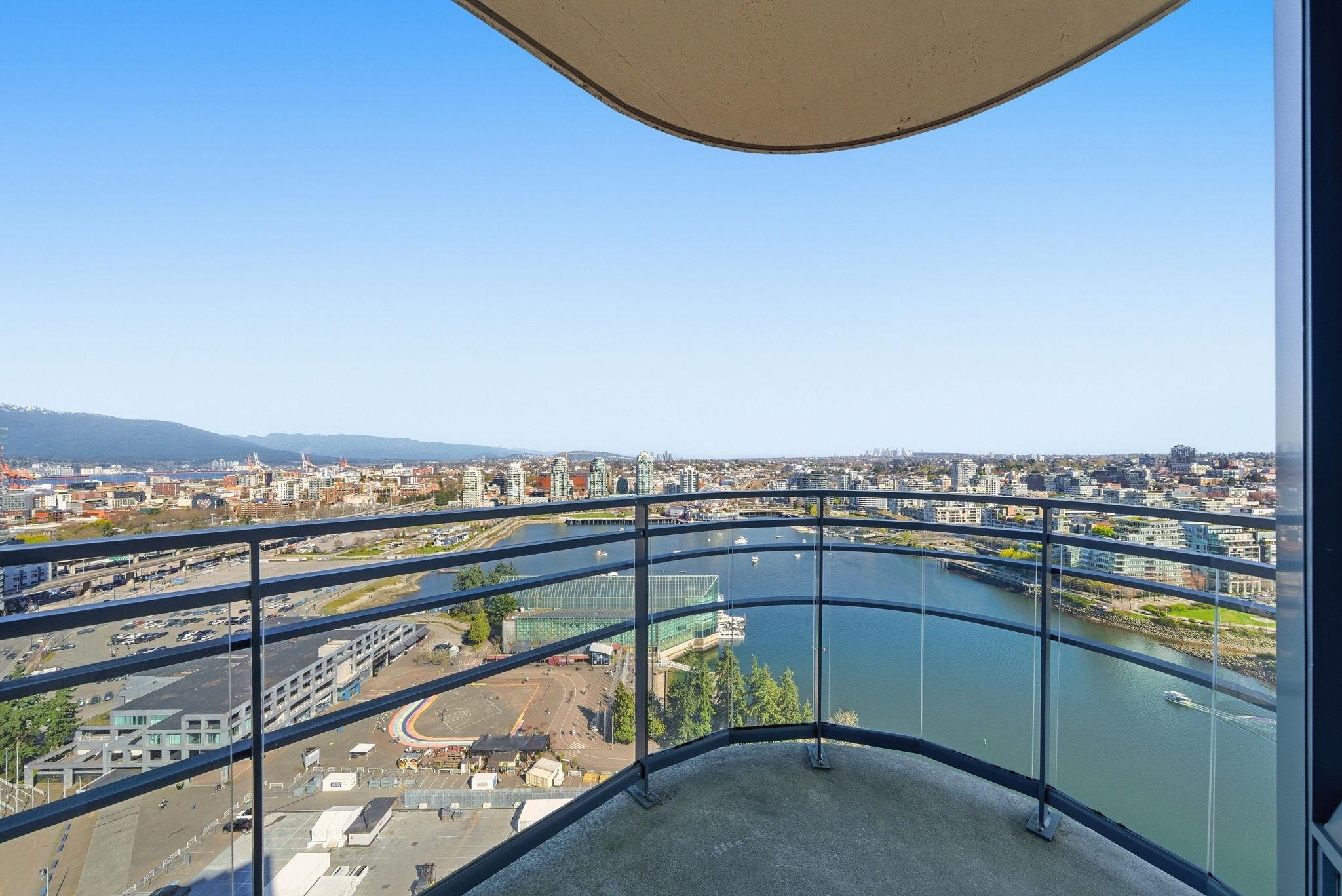 3302 33 SMITHE STREET, R3130394, BC,