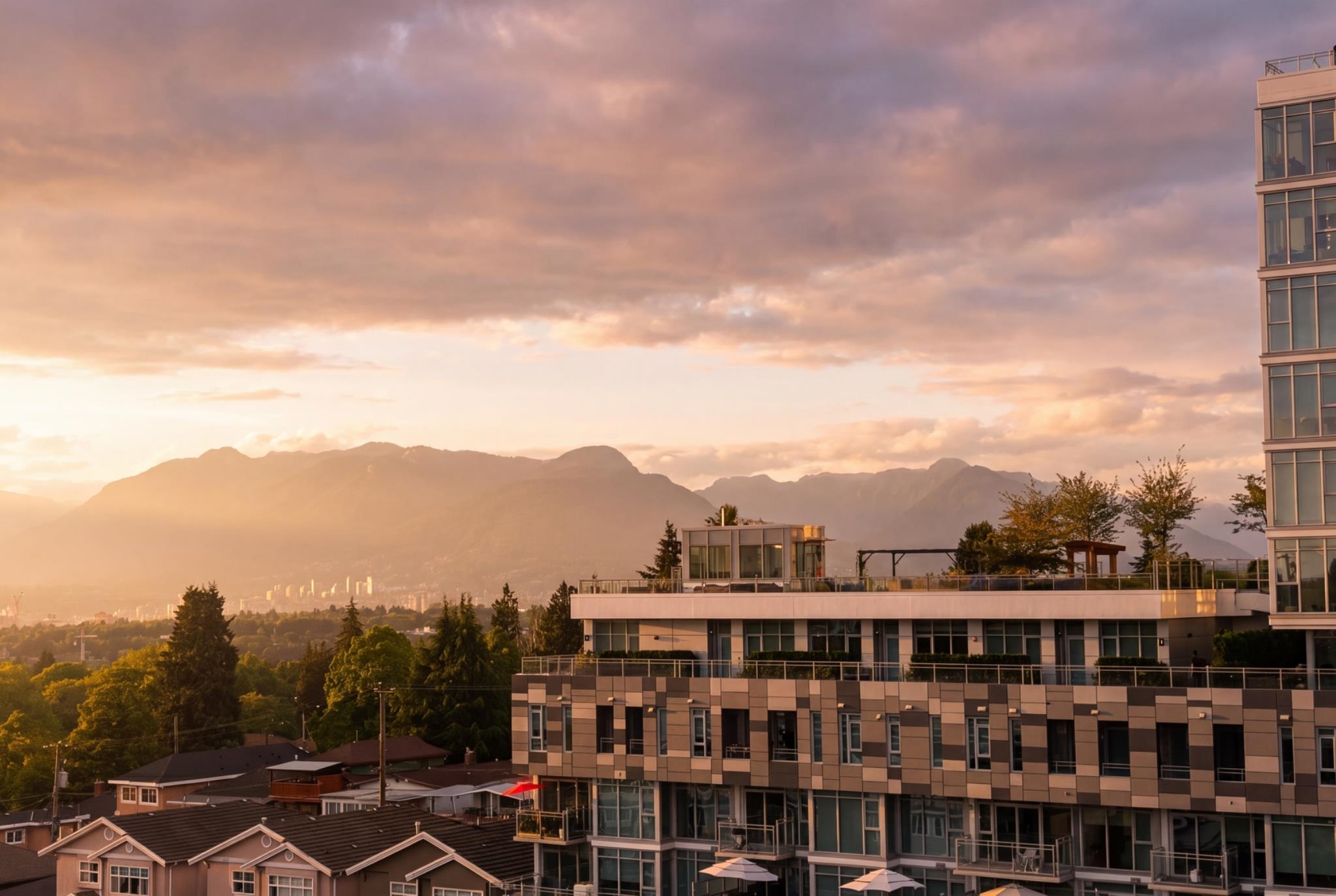 608 2435 KINGSWAY, R3130479, BC,