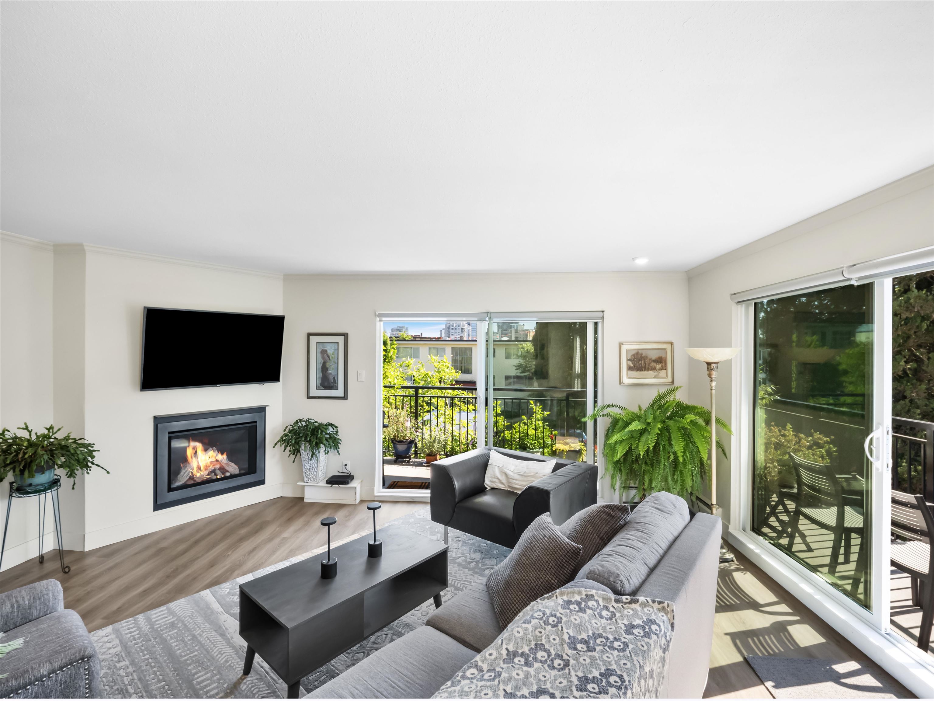 202 134 20TH STREET, R3130543, BC,