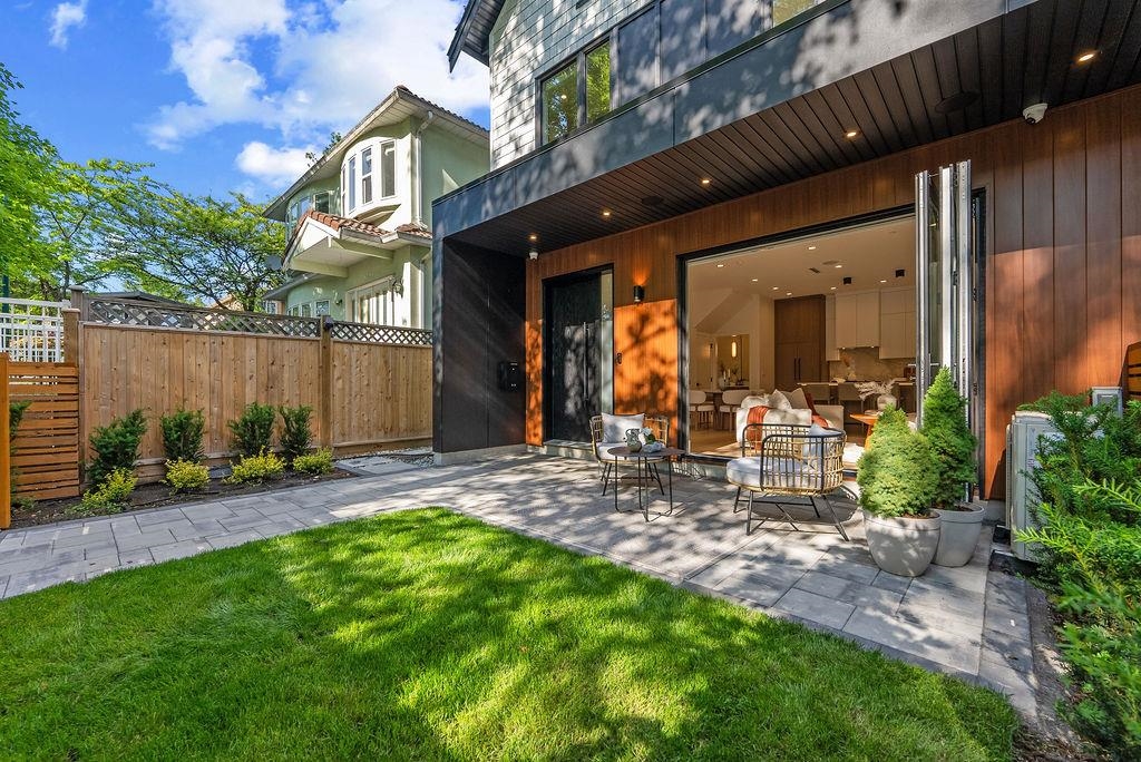 1 6318 SOPHIA STREET, R3130596, BC,