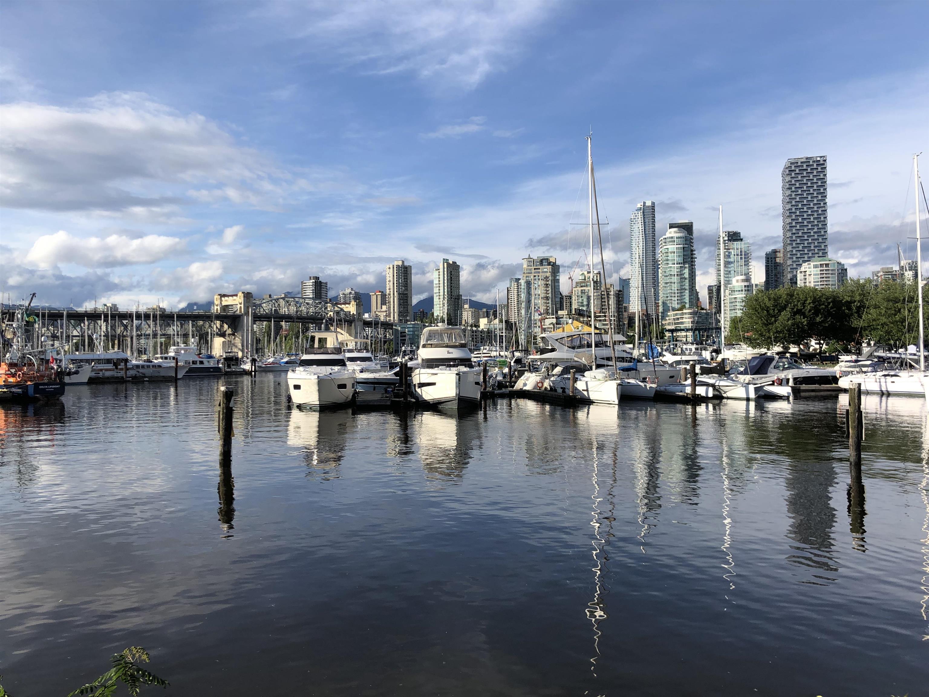 102 1550 MARINER WALK, R3130981, BC,