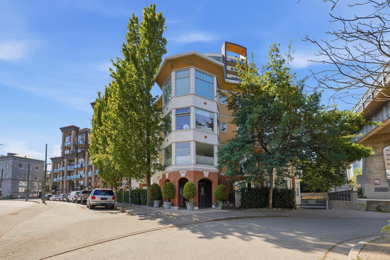 401 1562 5TH AVENUE, R3131200, BC,