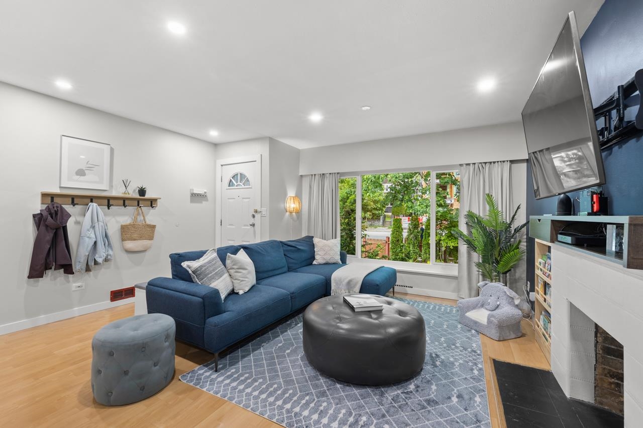 2036 E BROADWAY, Vancouver BC V5N 1W7, R3131327, BC,