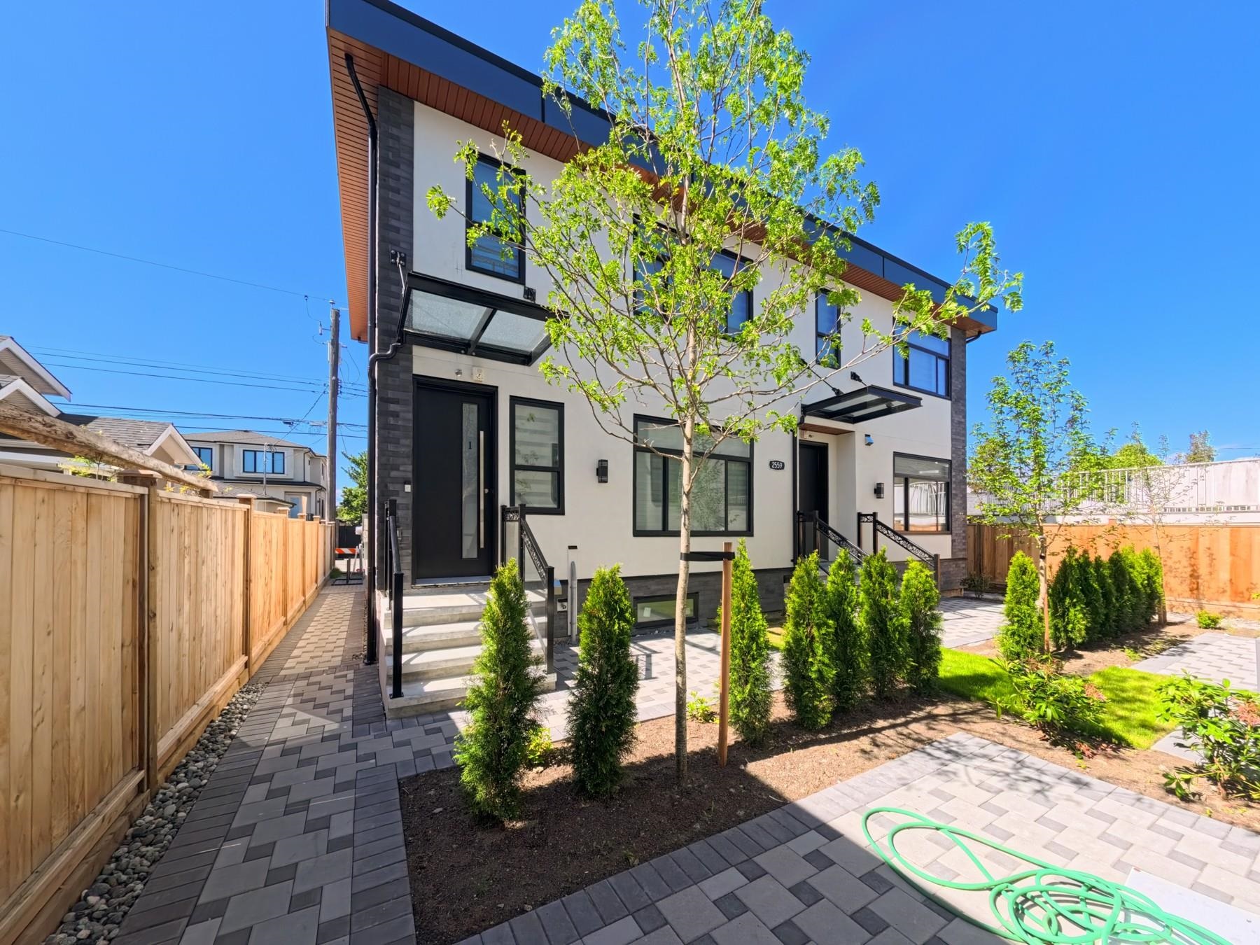 1 2559 KING EDWARD AVENUE, R3131666, BC,