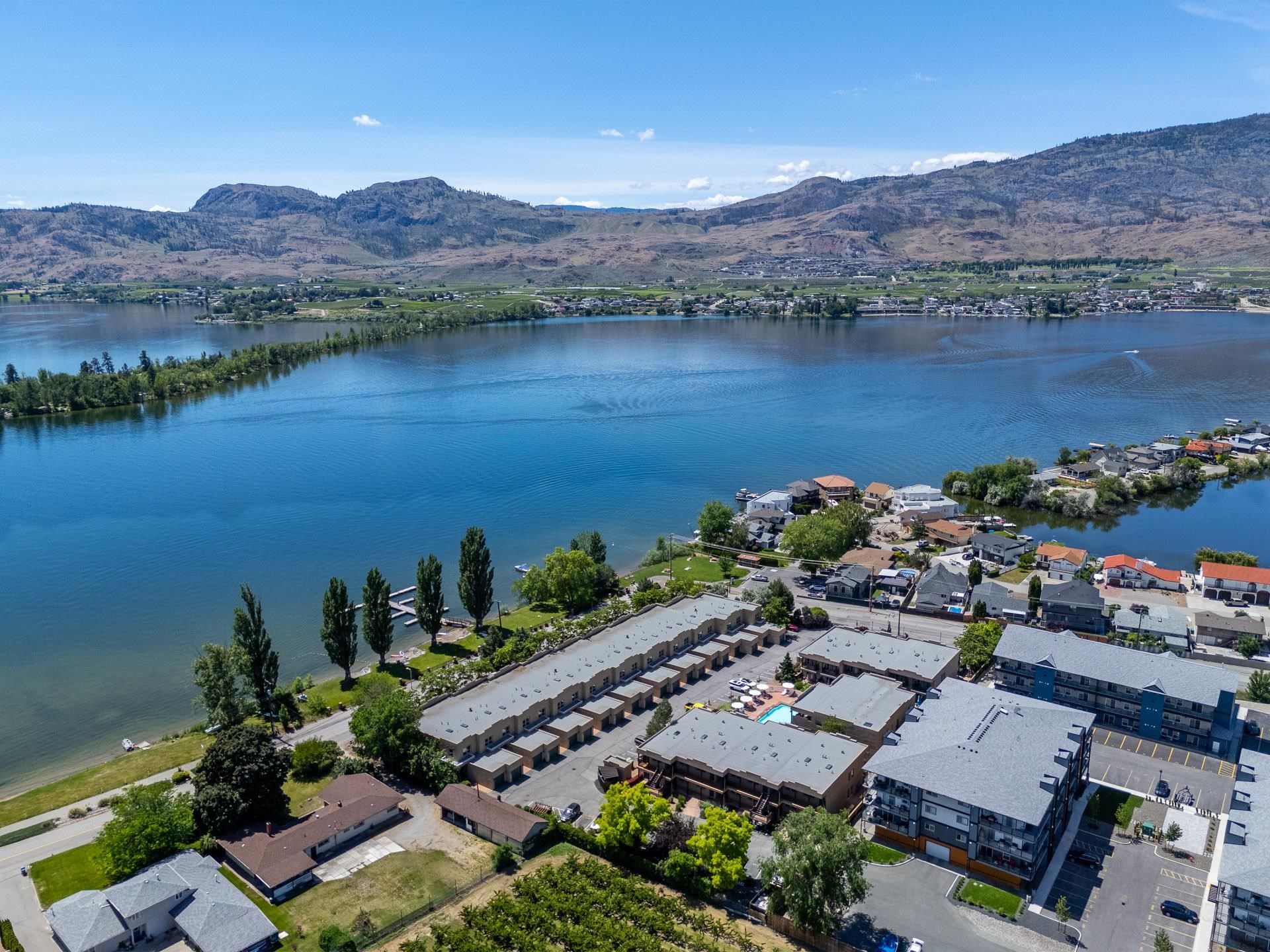 122 5401 LAKESHORE DRIVE, R3131698, BC,