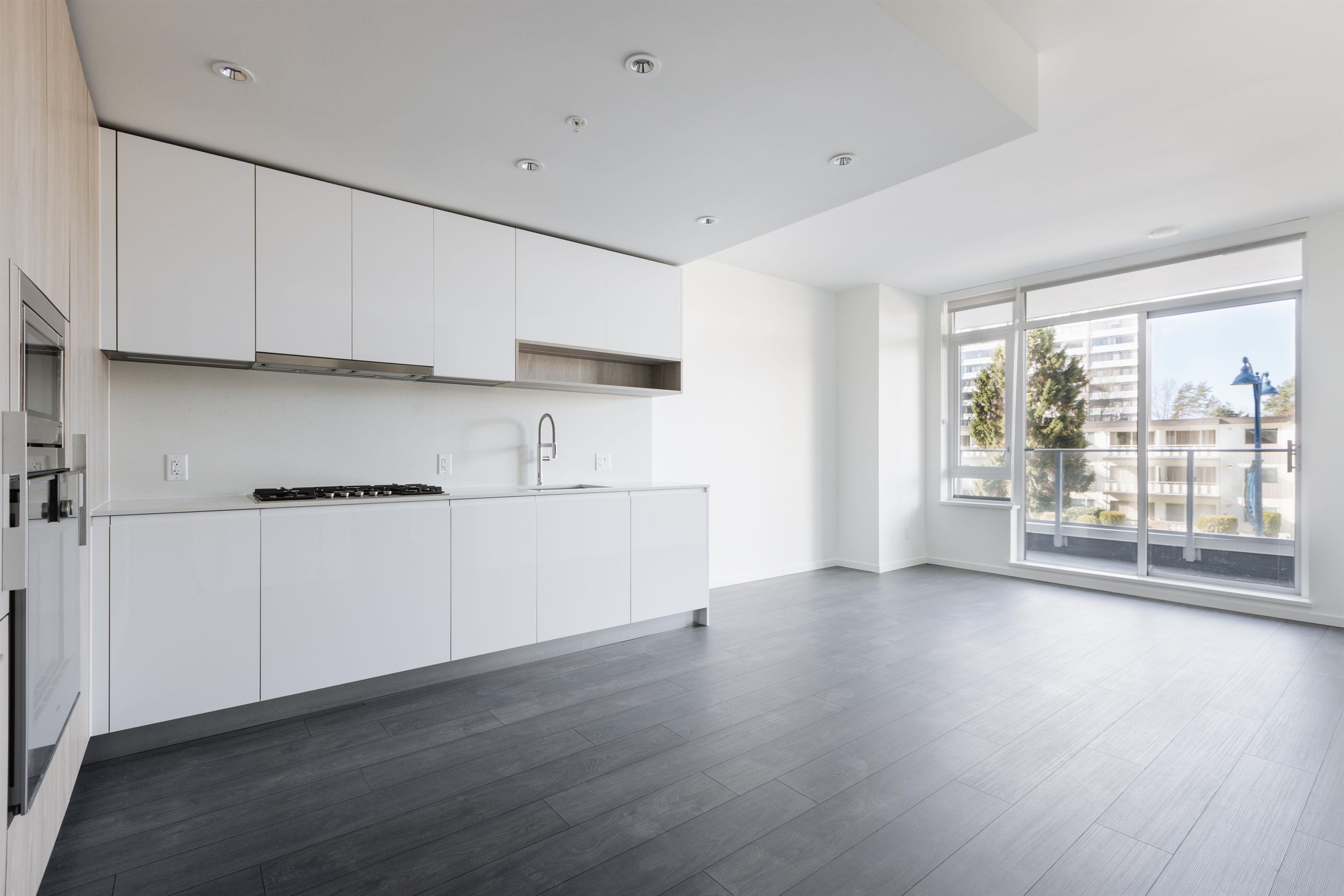207 6300 MINORU BOULEVARD, R3131861, BC,