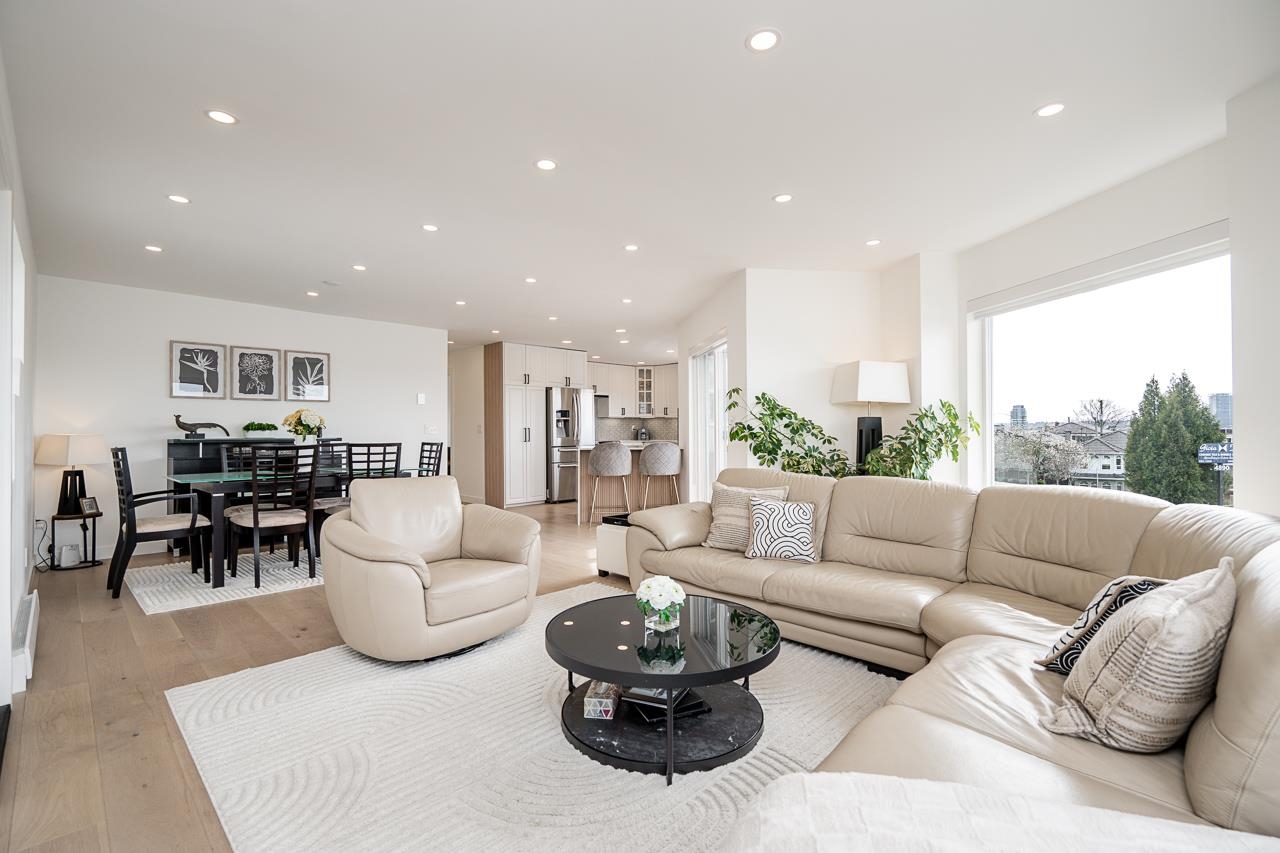 397 DELTA AVENUE, Burnaby BC V5B 3C7, R3132166, BC,