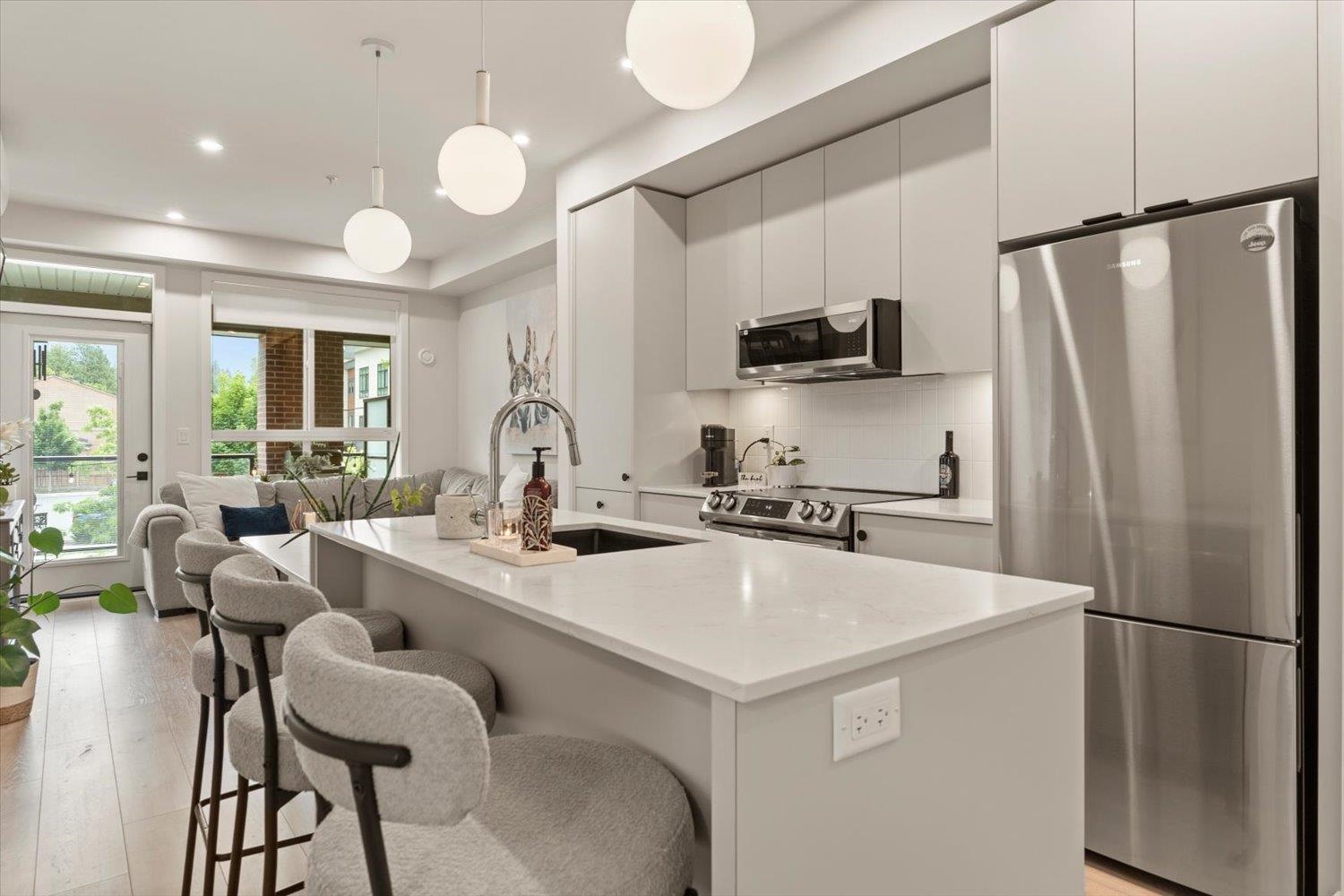 211 45511 CAMPUS DRIVE, R3132355, BC,