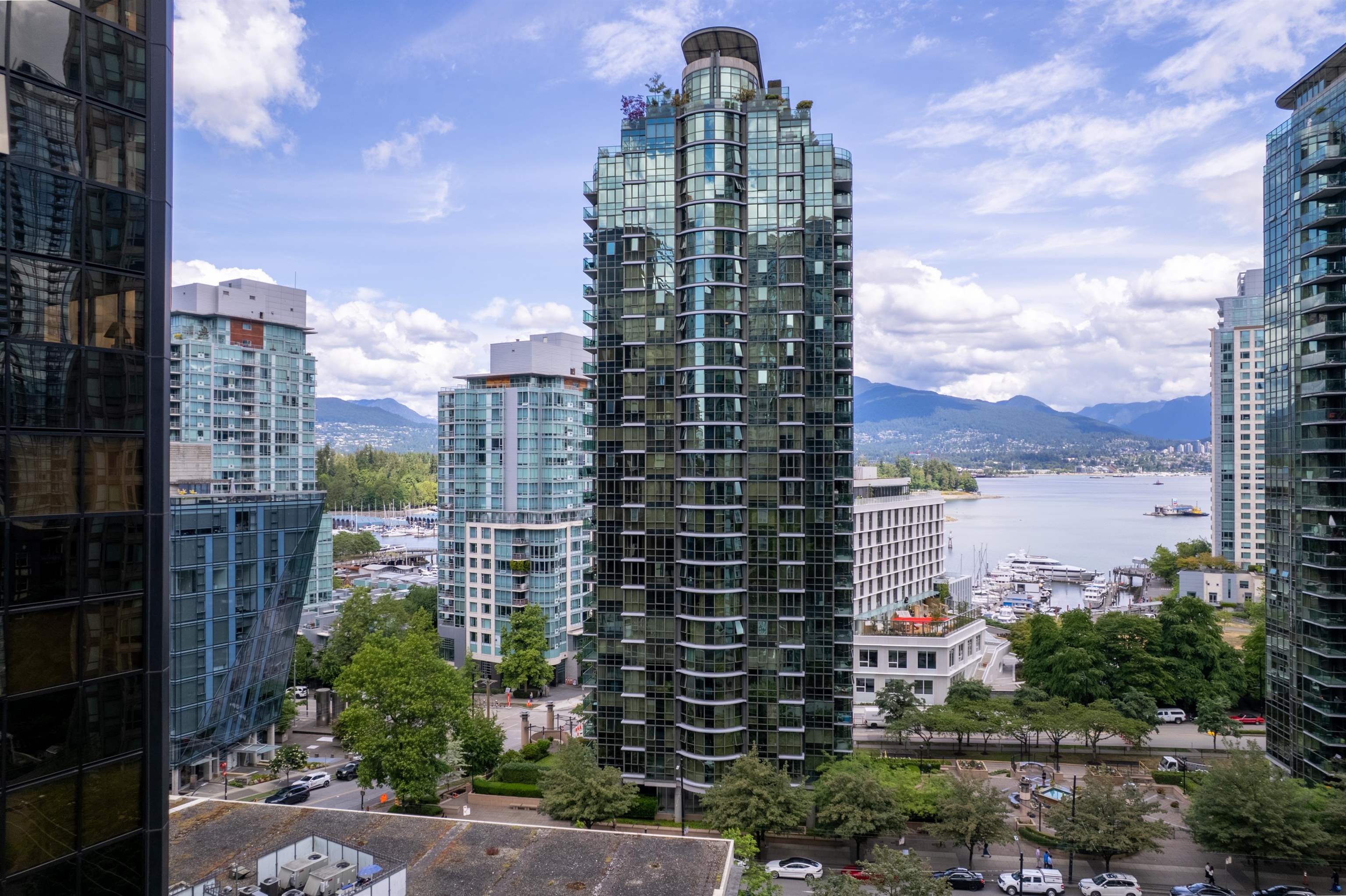 2102 588 BROUGHTON STREET, R3132379, BC,