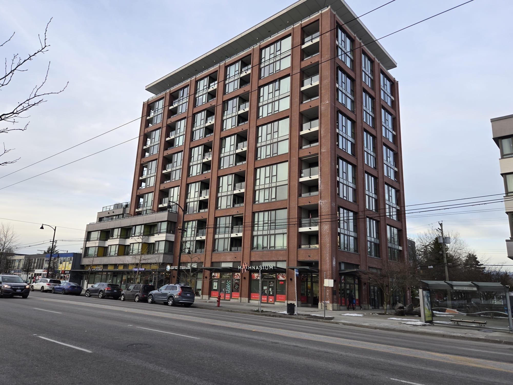 512 2689 KINGSWAY, R3132443, BC,