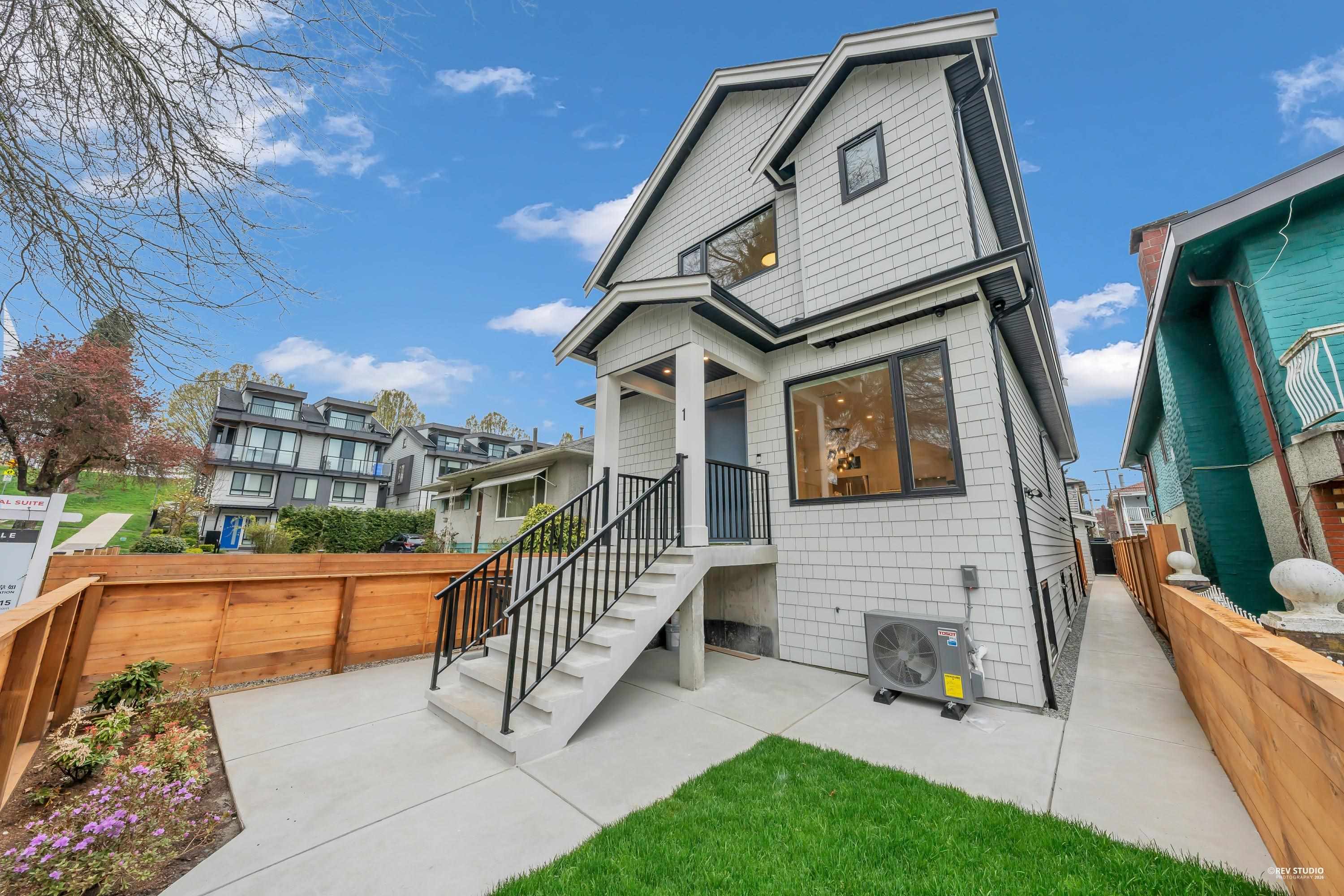 2715 CHEYENNE AVENUE, Vancouver BC V5R 4R5, R3132562, BC,