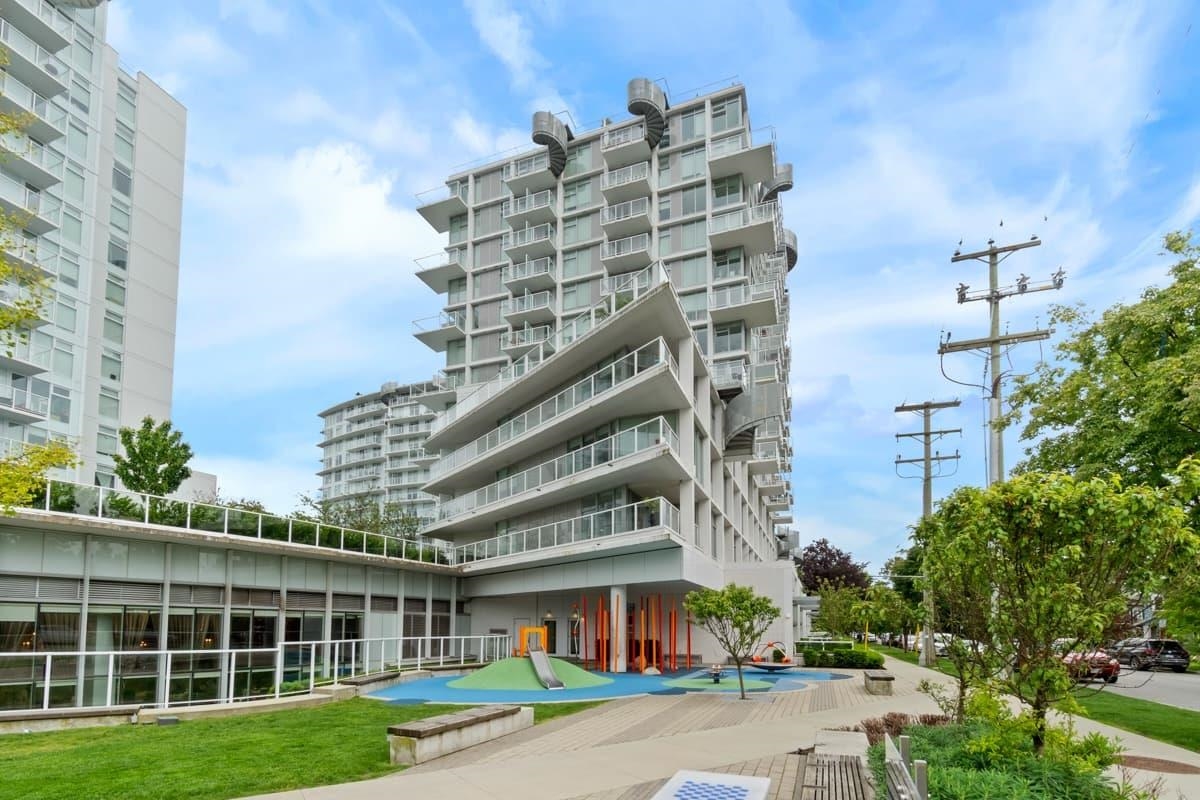 1206 2221 30TH AVENUE, R3132599, BC,