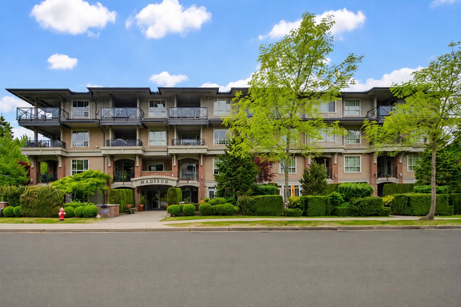 MLS® listing #R3132611 for sale located at 204 15357 17A AVENUE