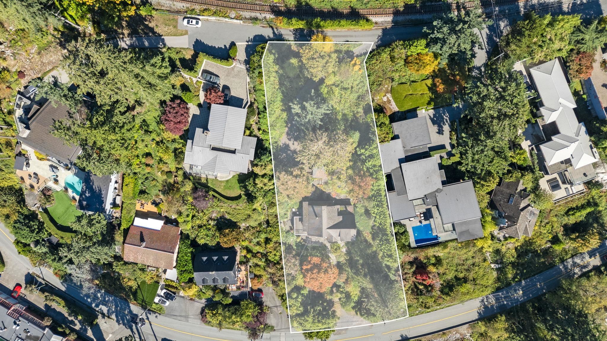 3721 SUNSET LANE, West Vancouver BC V7V 1N3, R3132883, BC,