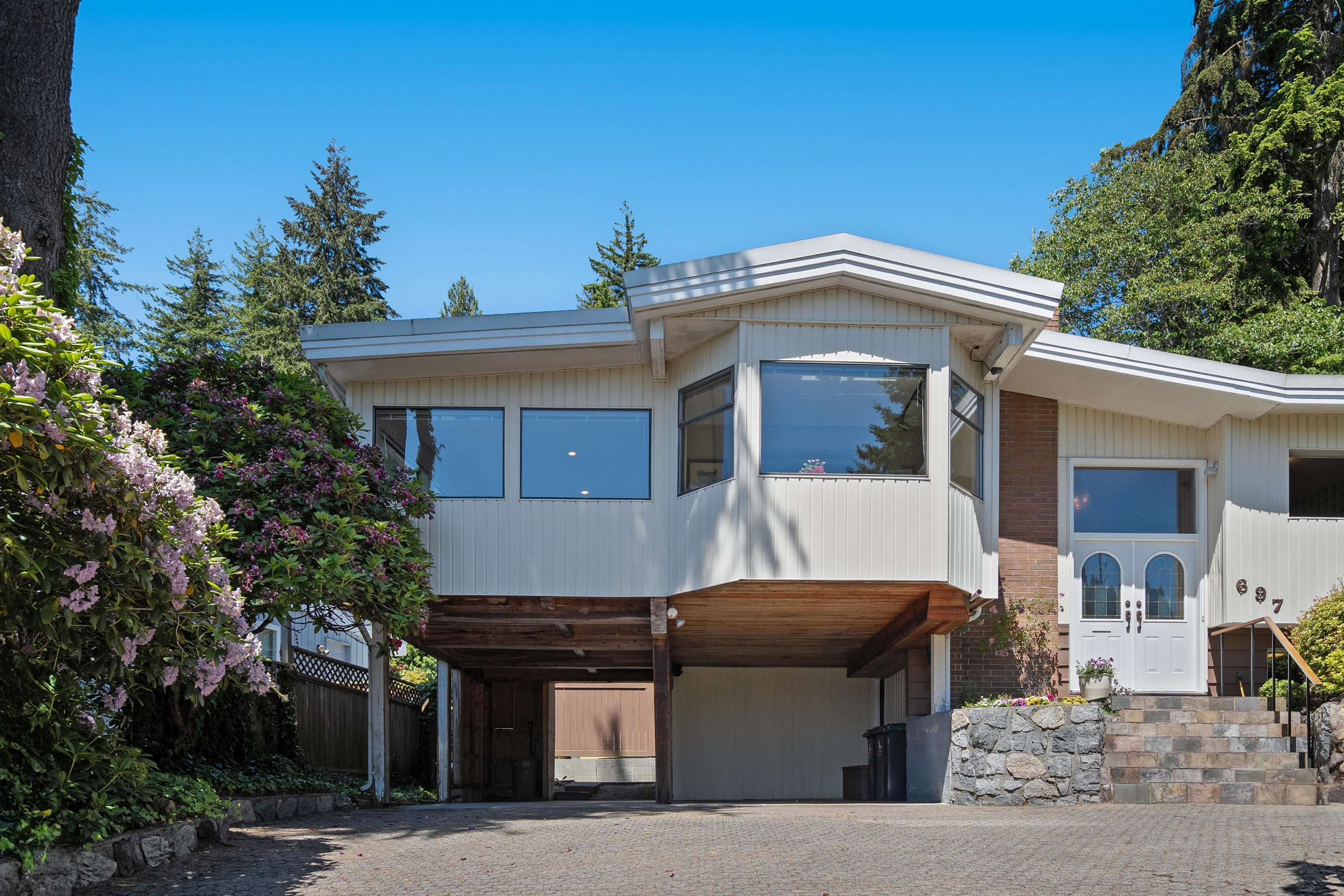 697 PLYMOUTH DRIVE, North Vancouver BC V7H 2H5, R3132933, BC,