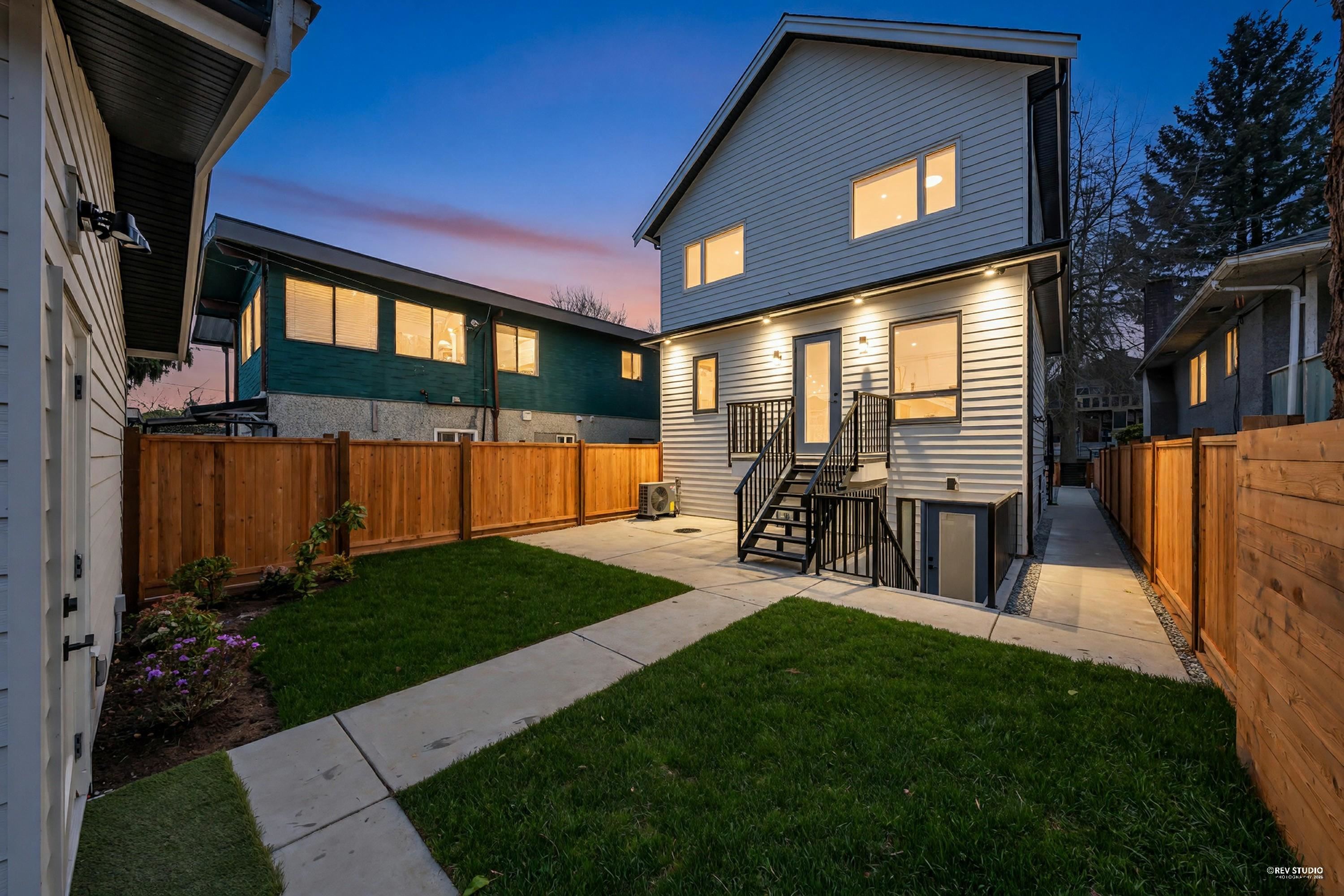 2713 CHEYENNE AVENUE, Vancouver BC V5R 4R5, R3133007, BC,